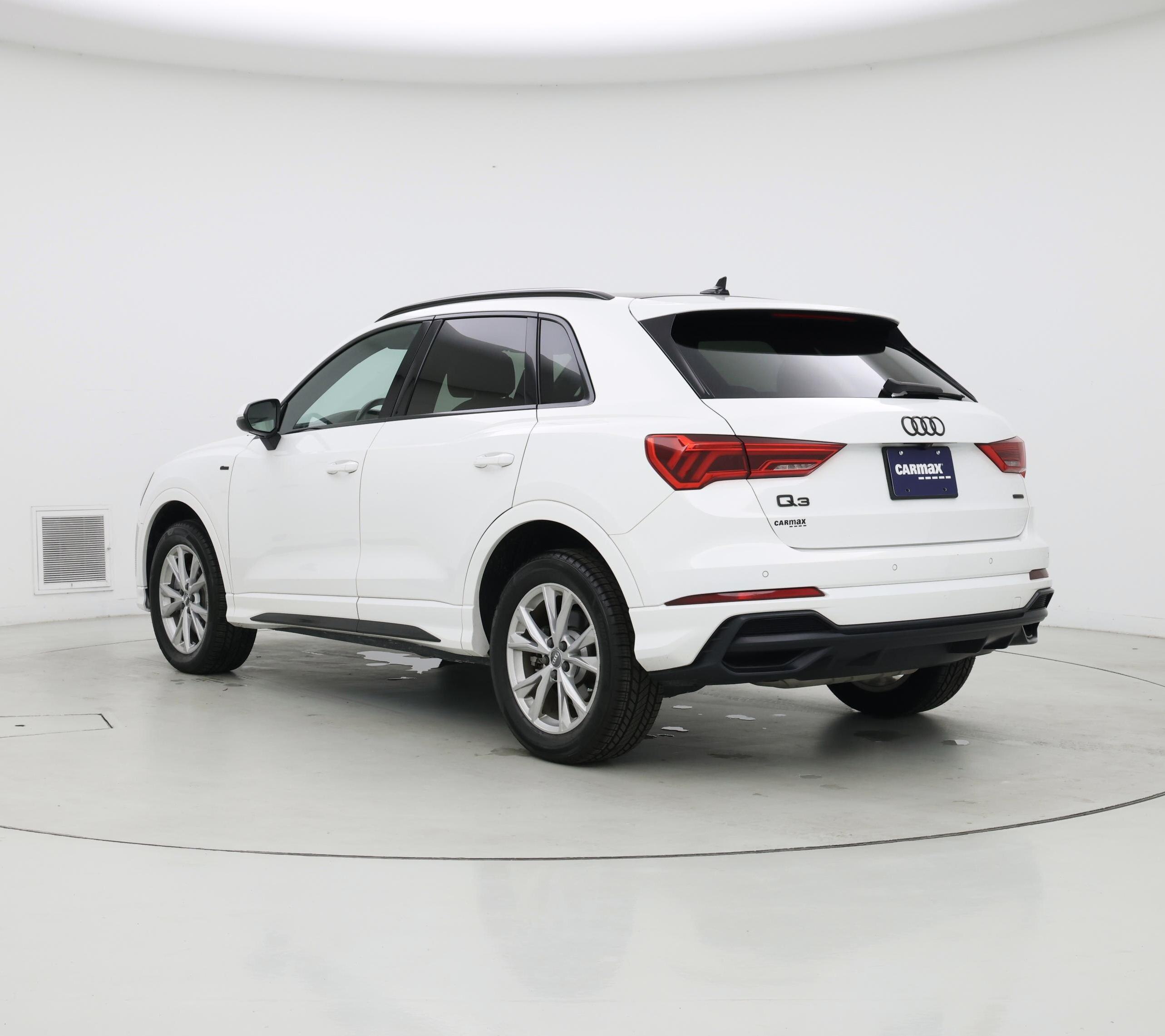 Thumbnail: 2021 Audi Q3 - 2
