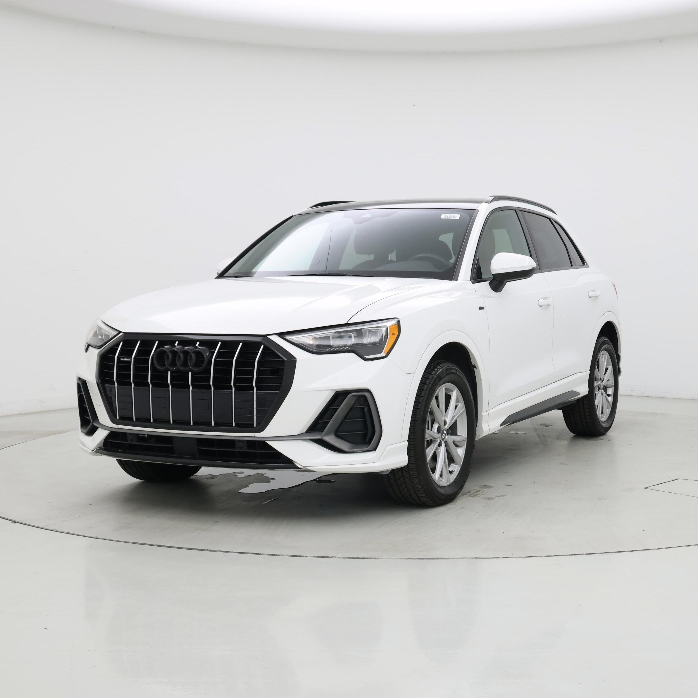 Thumbnail: 2021 Audi Q3 - 4