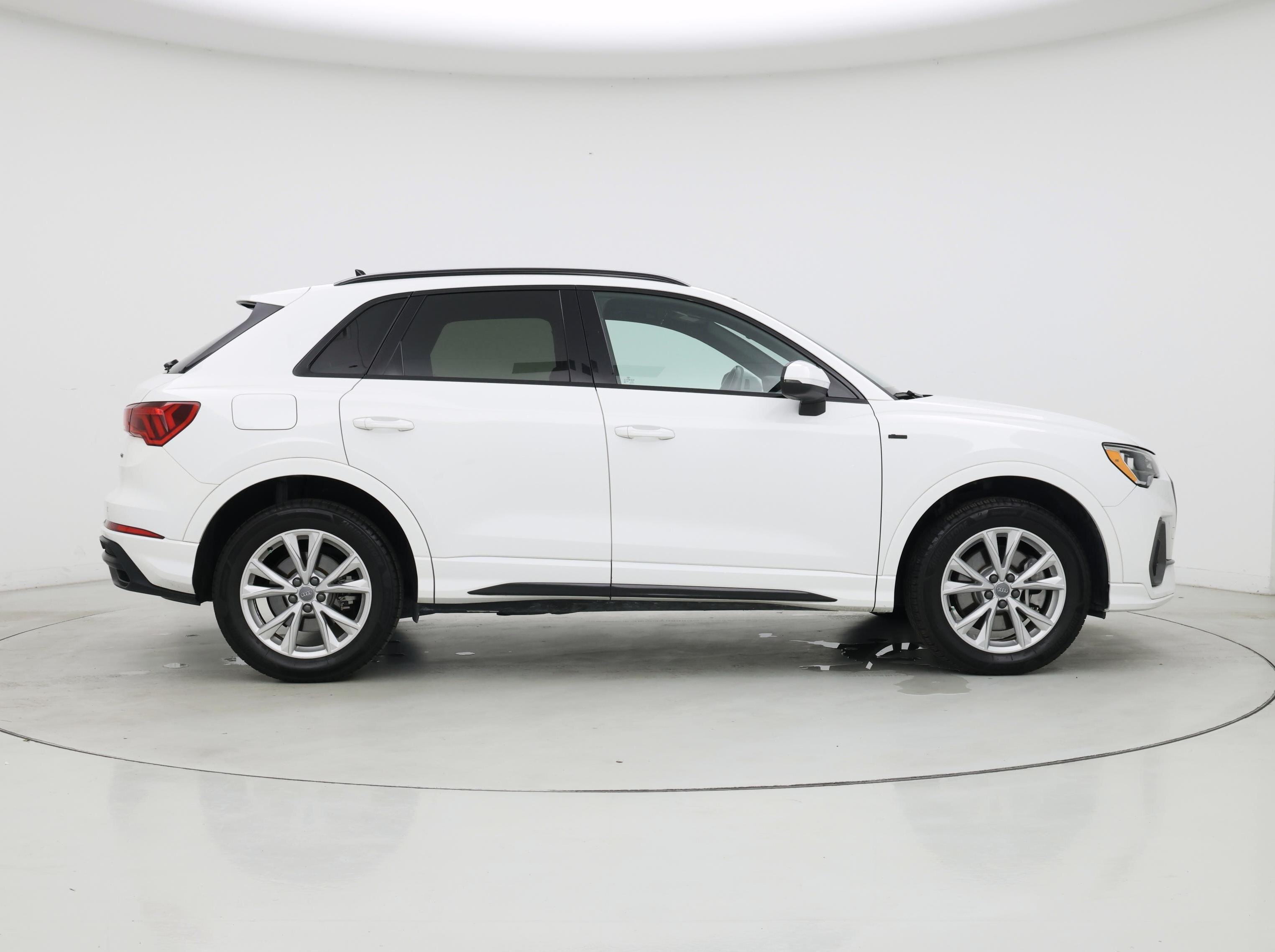 Thumbnail: 2021 Audi Q3 - 7