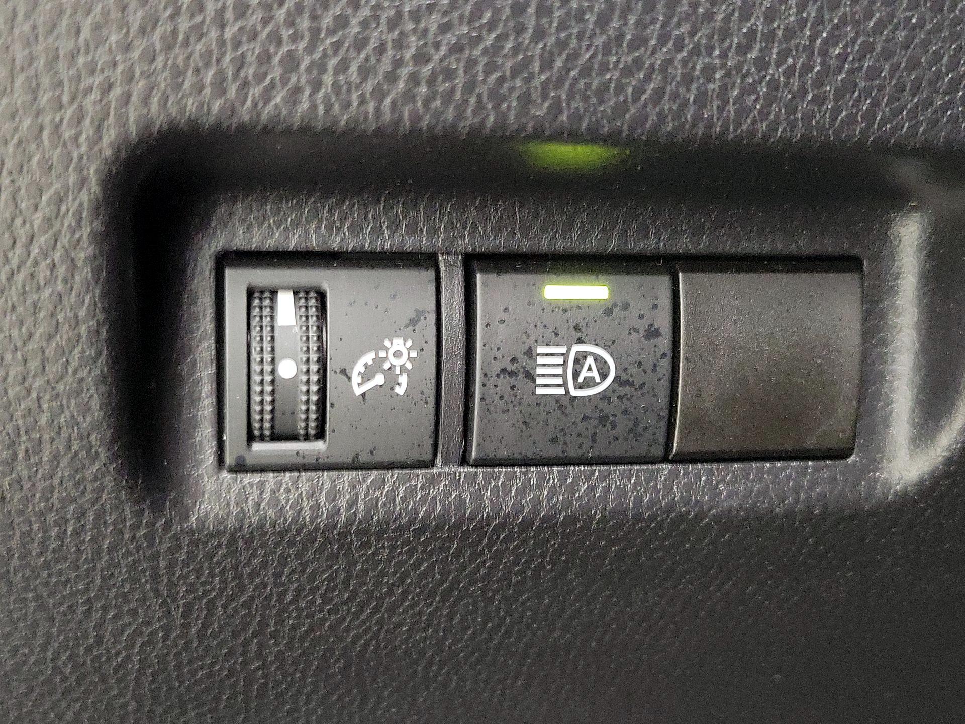 Thumbnail: 2021 Toyota RAV4 - 13