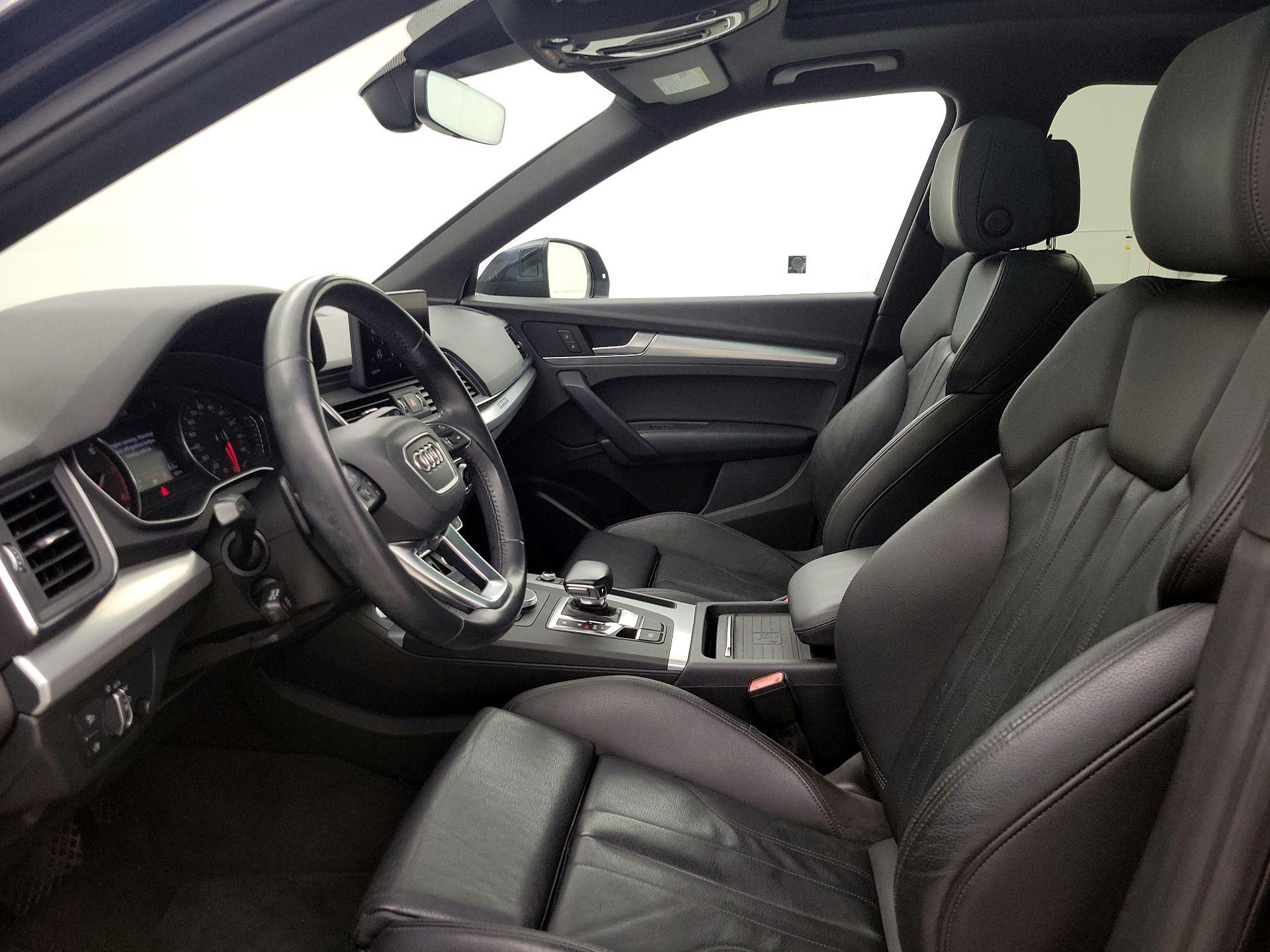 Thumbnail: 2020 Audi Q5 - 11
