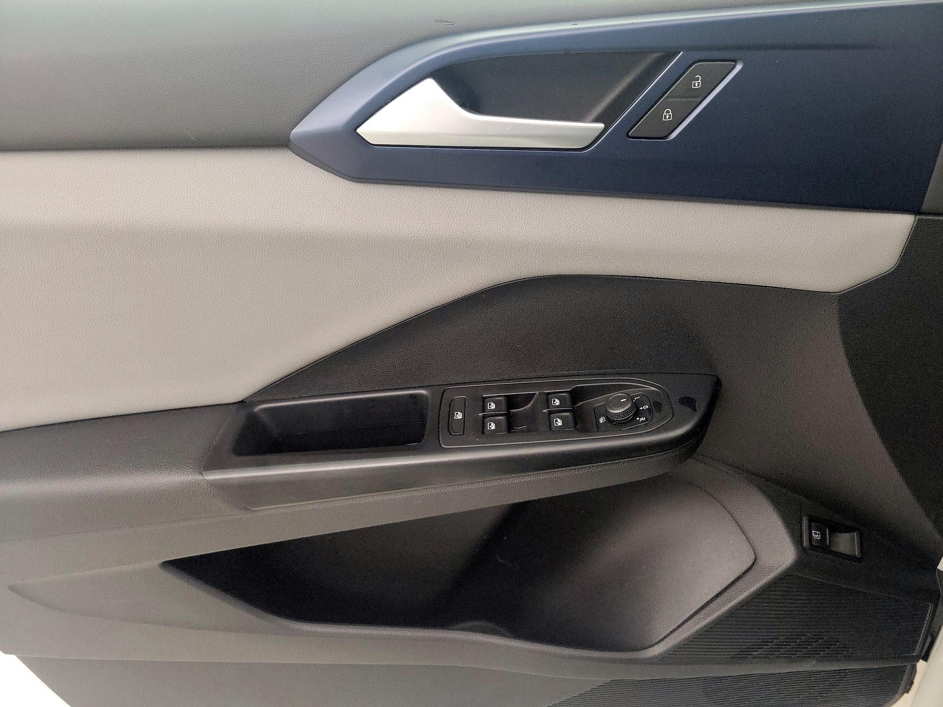 Thumbnail: 2022 Volkswagen Taos - 12