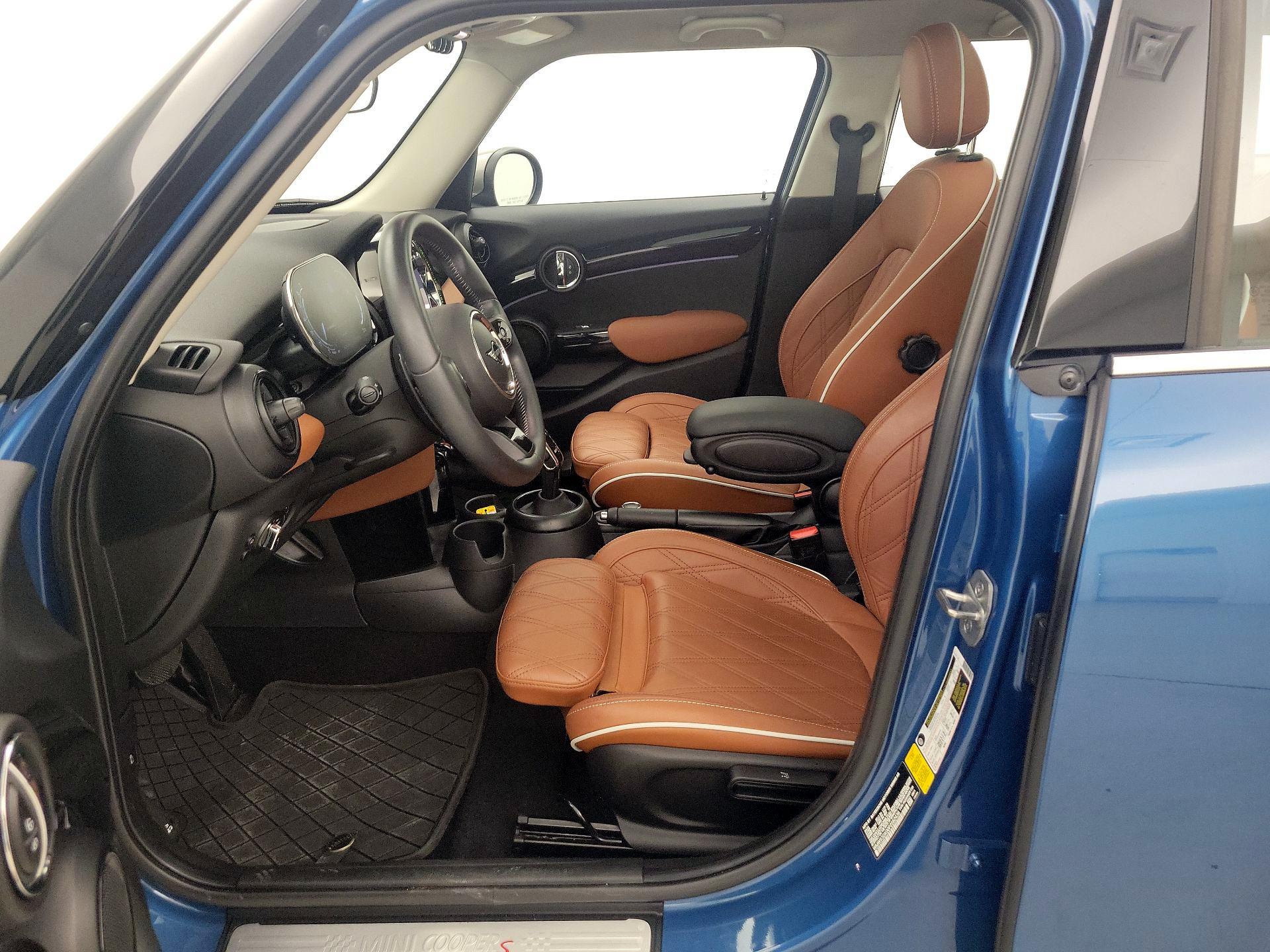 Thumbnail: 2023 MINI Cooper Hardtop - 11