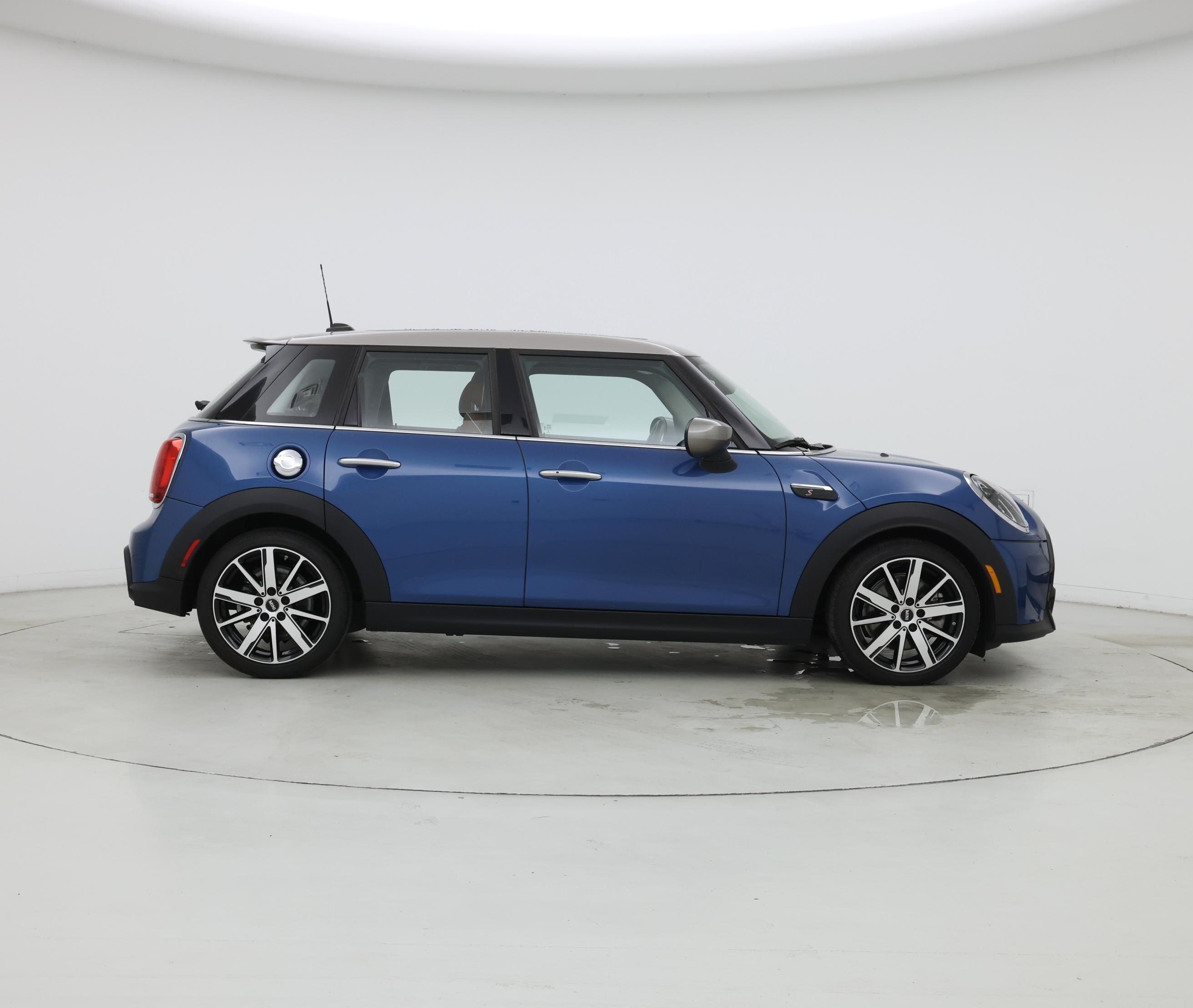 Thumbnail: 2023 MINI Cooper Hardtop - 7