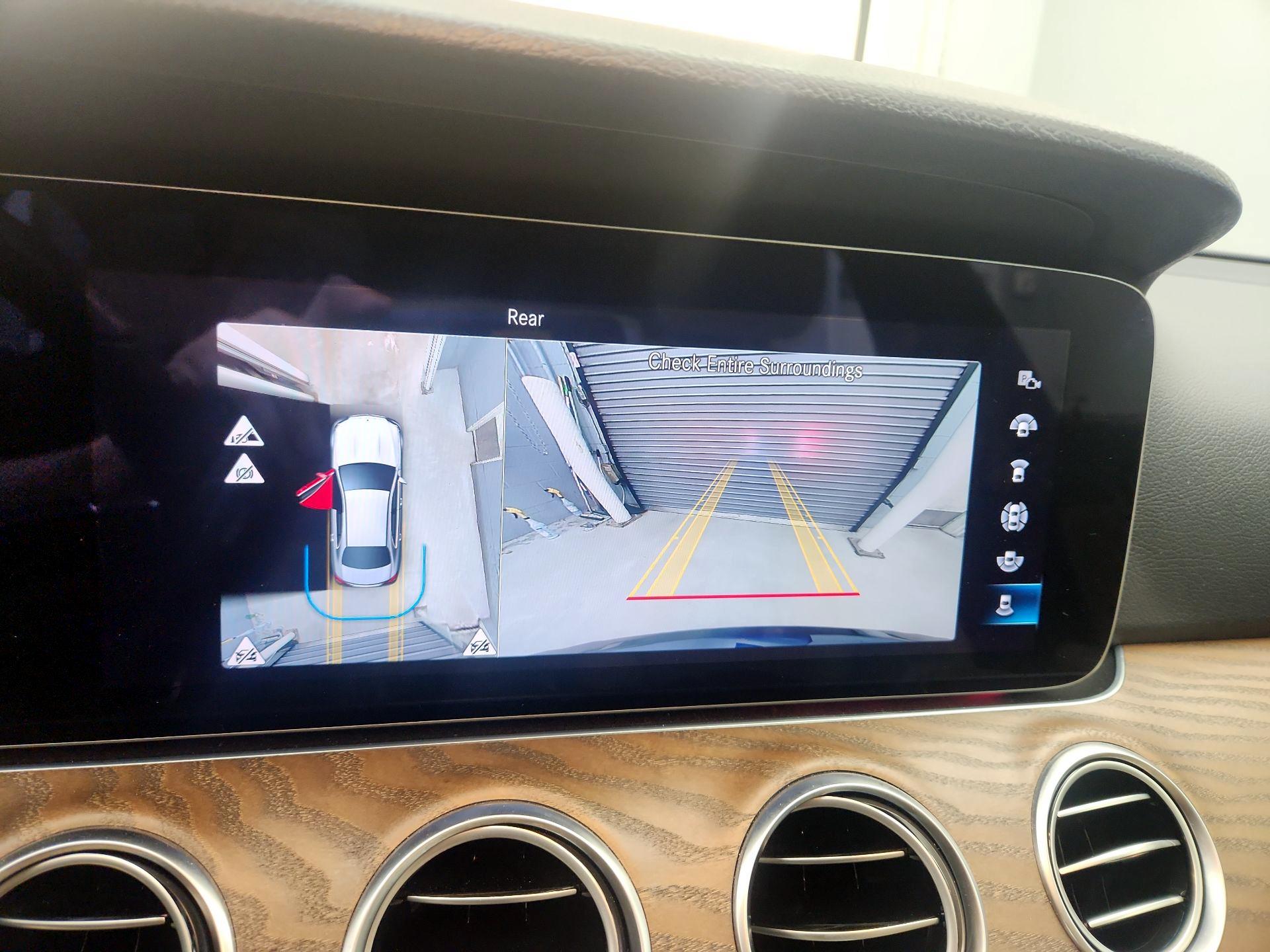 Thumbnail: 2022 Mercedes-Benz E-Class - 15