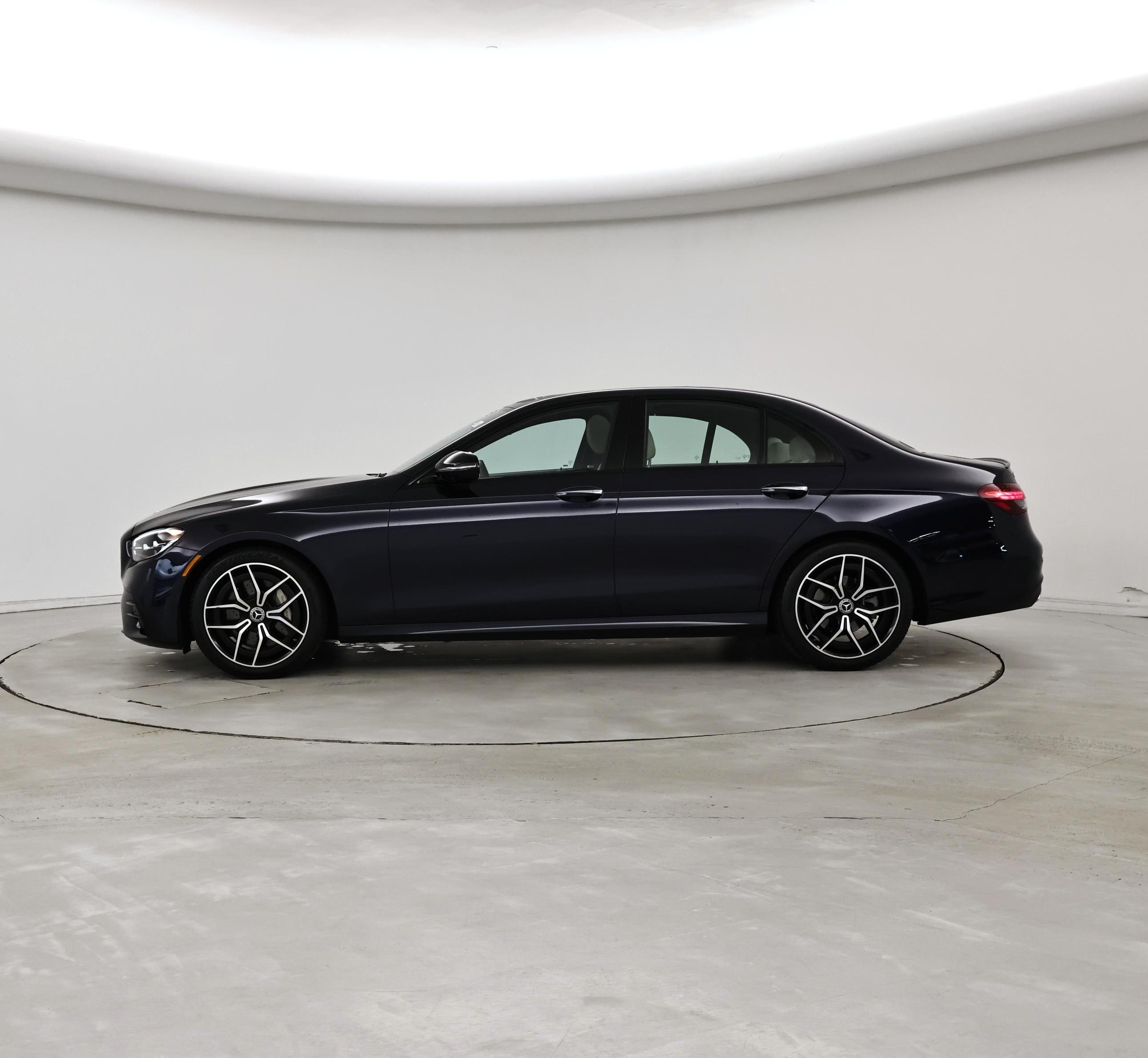 Thumbnail: 2022 Mercedes-Benz E-Class - 3