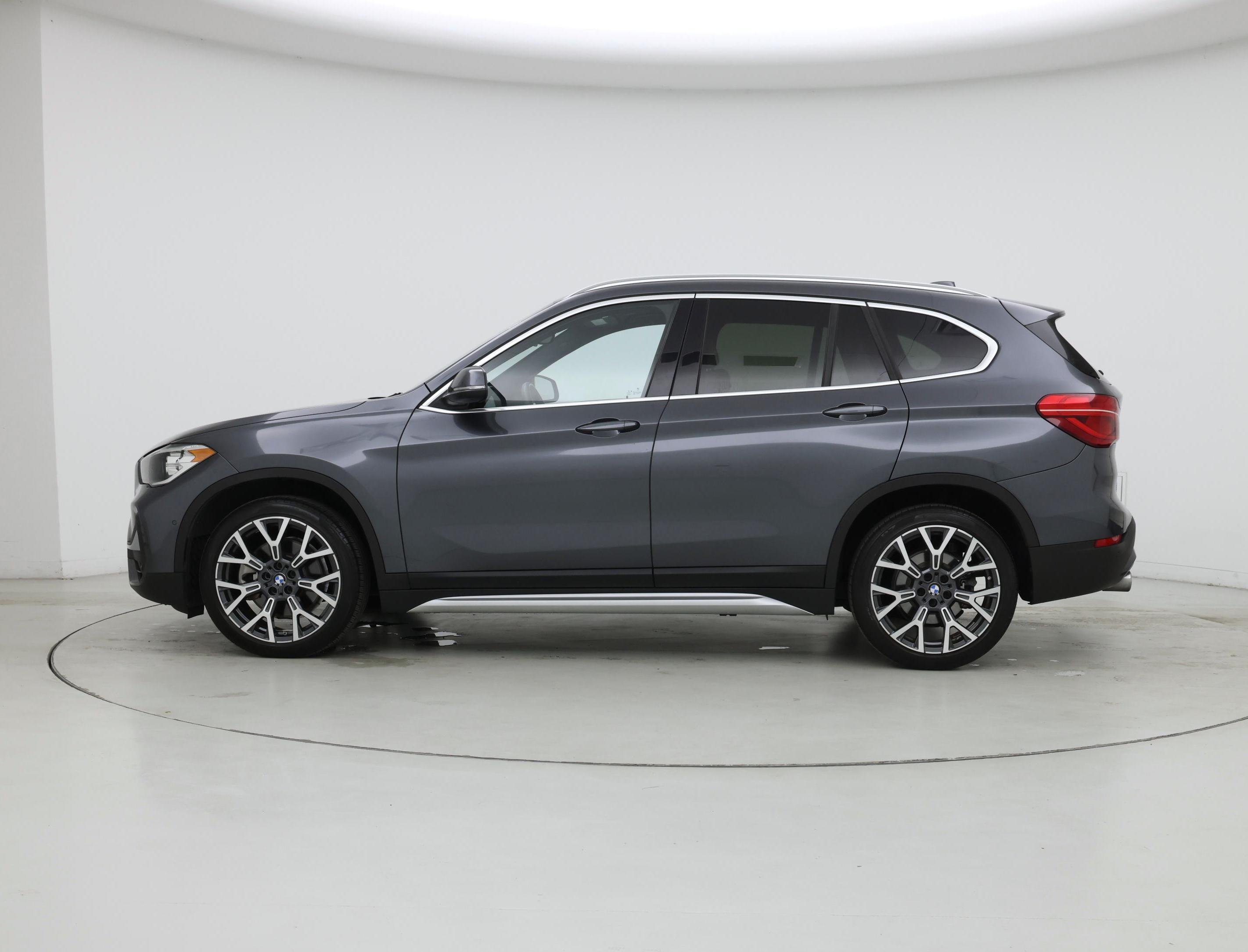 Thumbnail: 2022 BMW X1 - 3