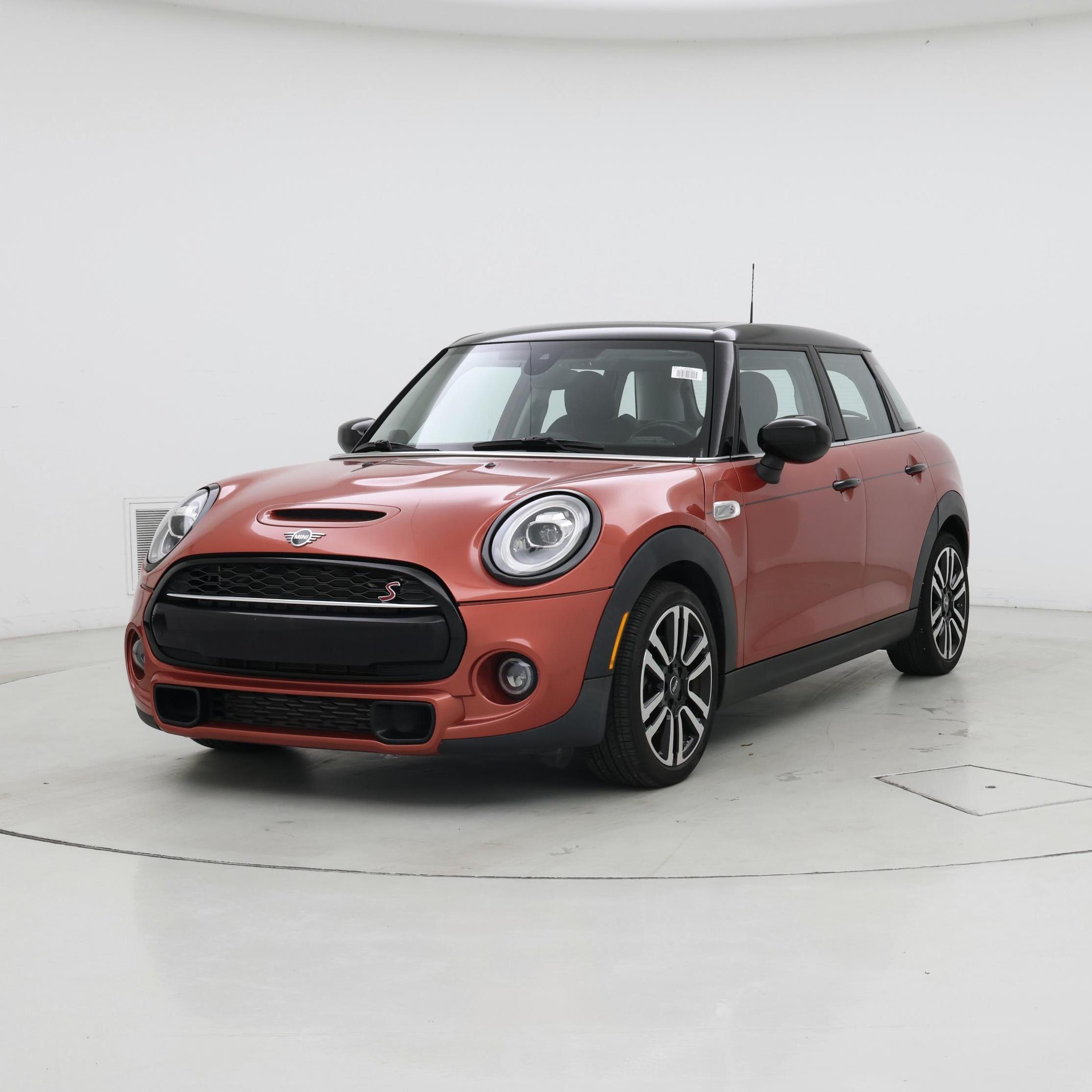 Thumbnail: 2021 MINI Cooper Hardtop - 4