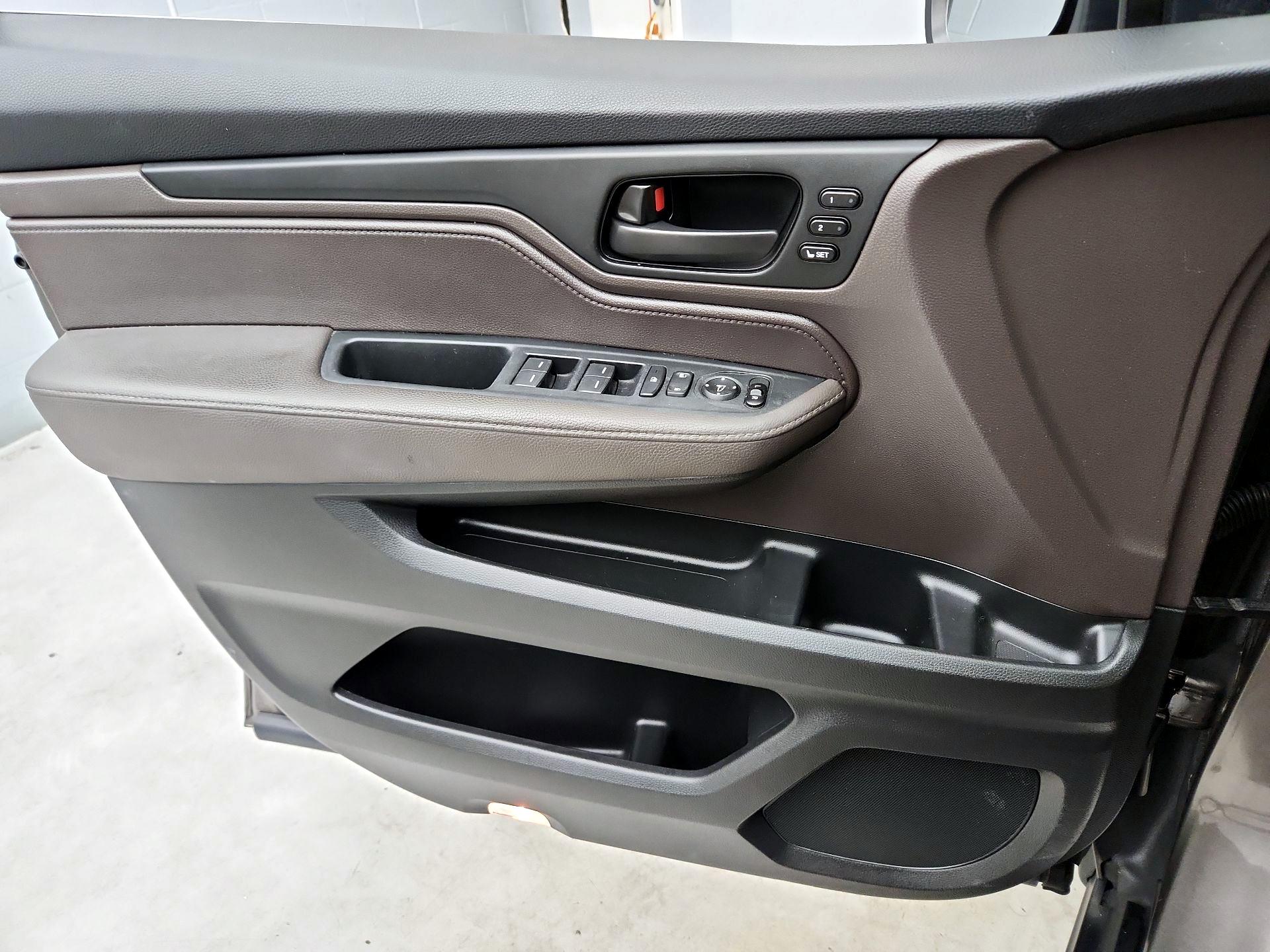 Thumbnail: 2020 Honda Odyssey - 12