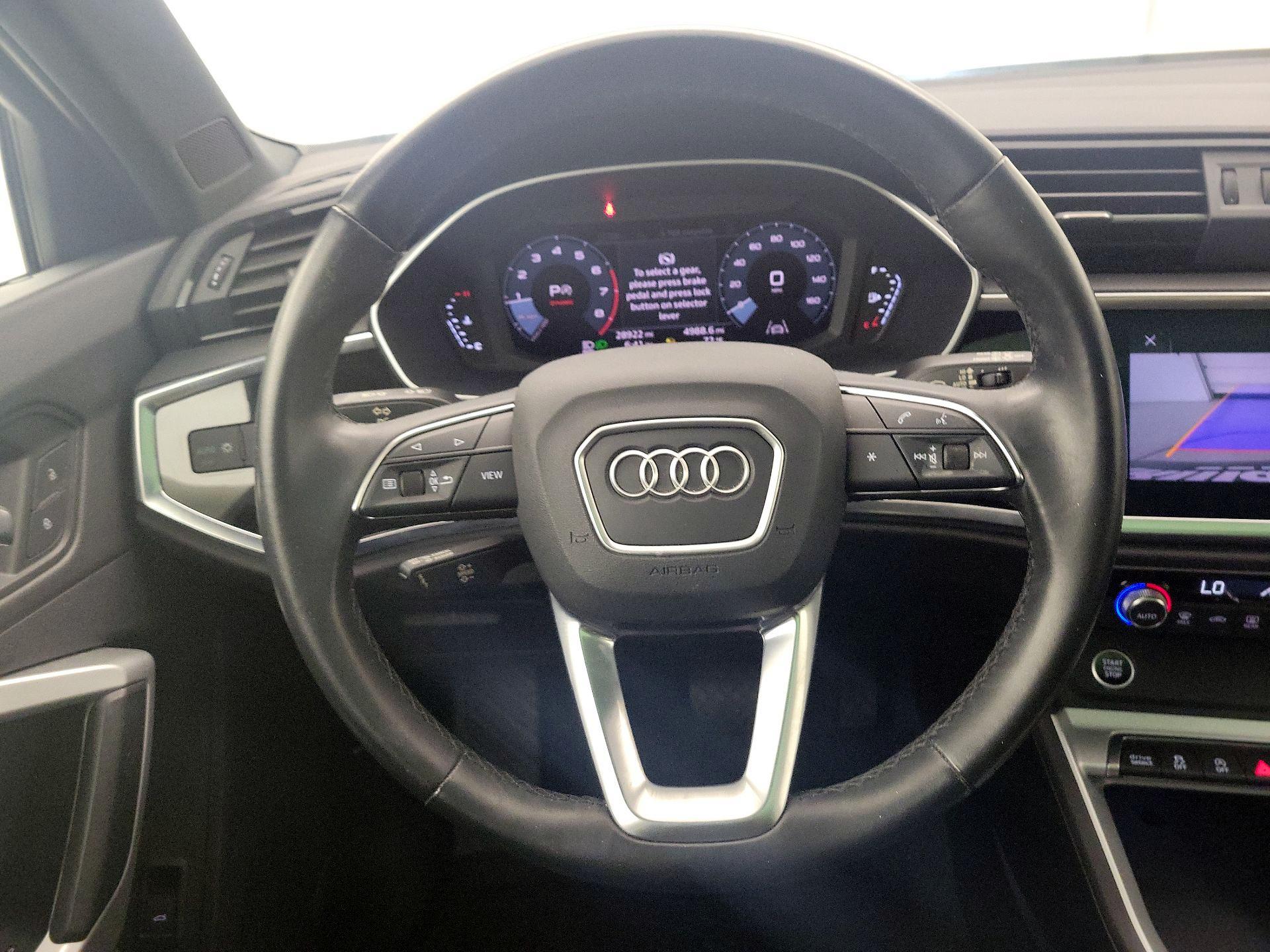 Thumbnail: 2021 Audi Q3 - 10