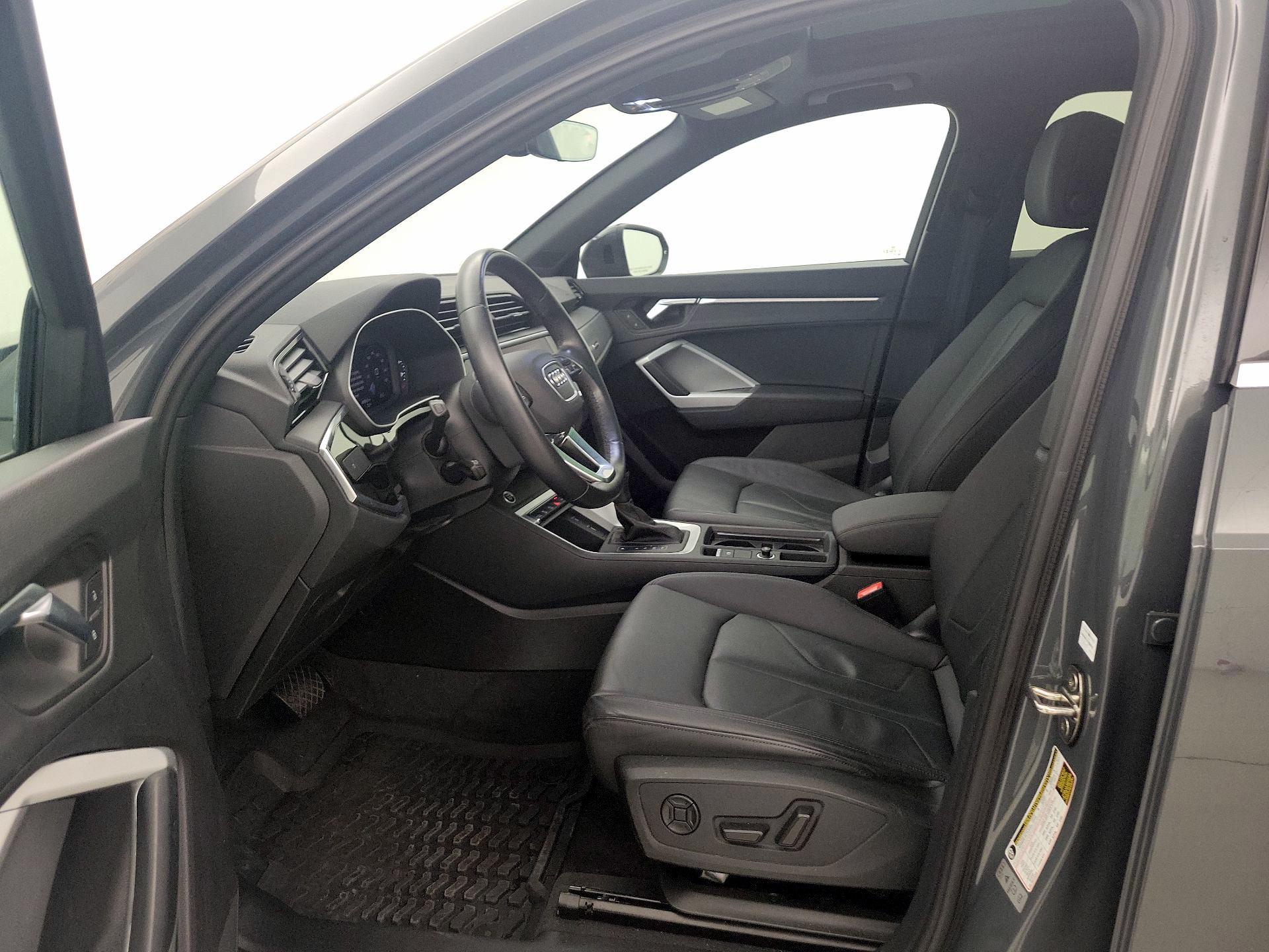 Thumbnail: 2021 Audi Q3 - 11