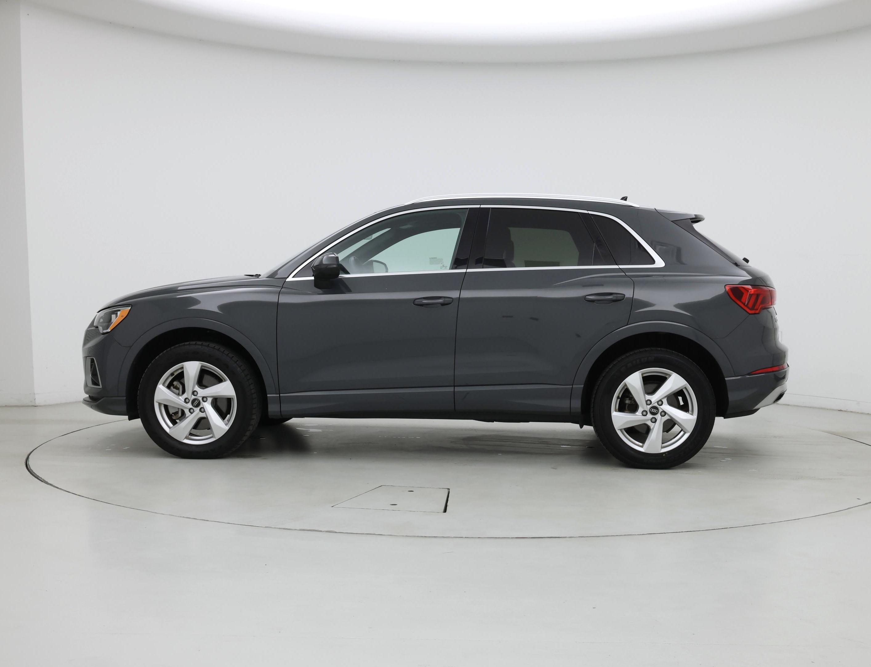 Thumbnail: 2021 Audi Q3 - 3