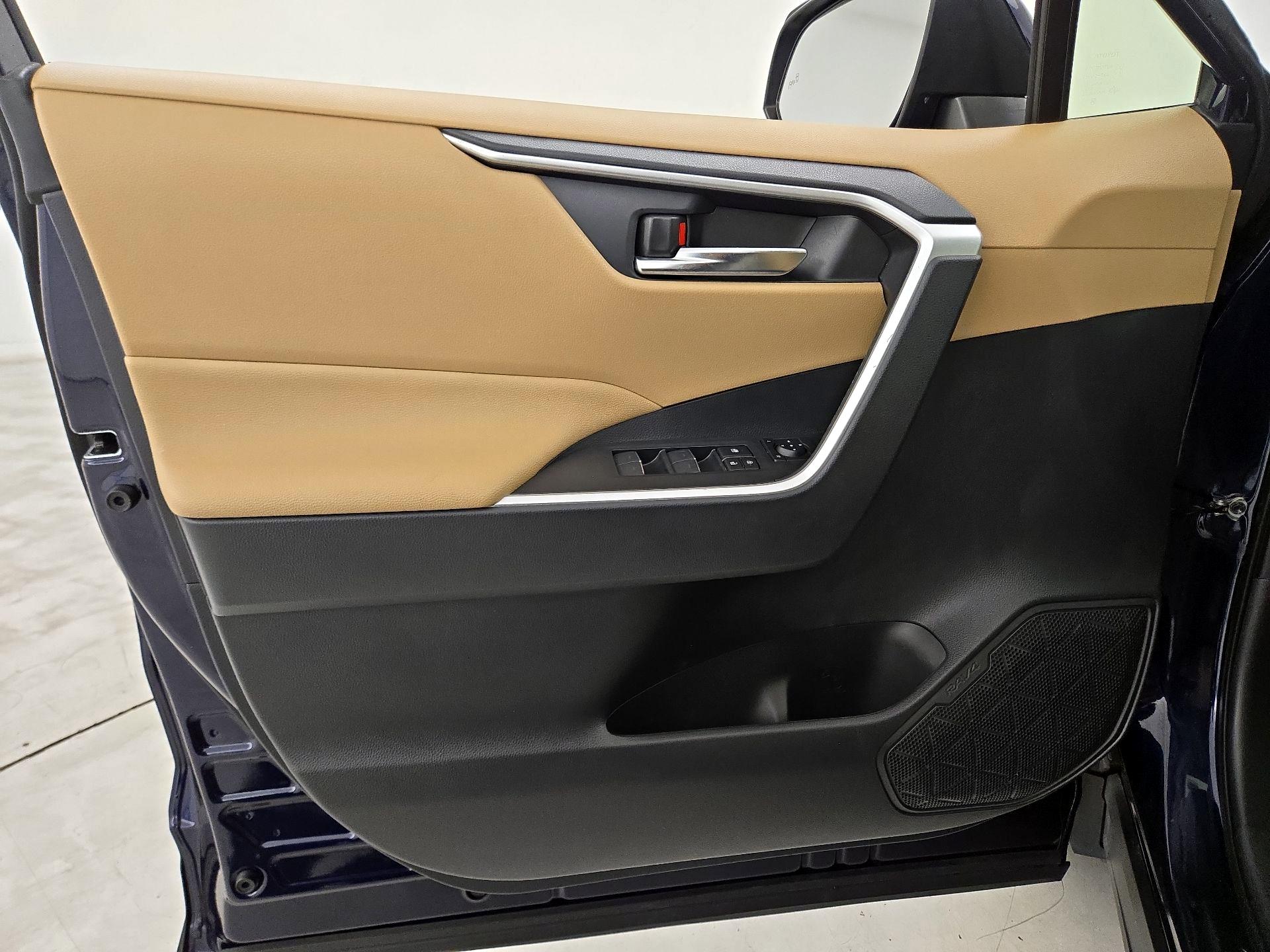 Thumbnail: 2022 Toyota RAV4 - 12