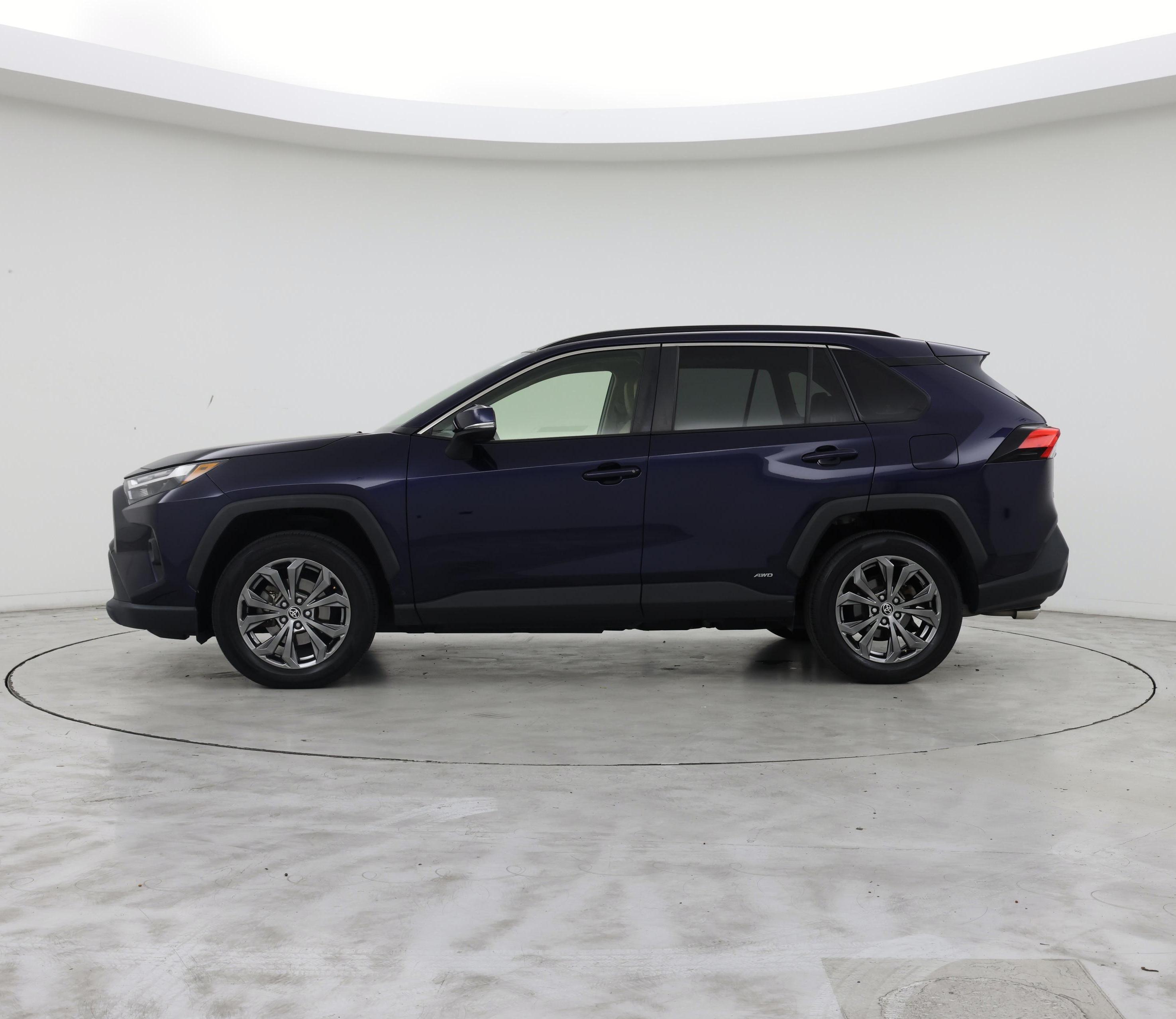 Thumbnail: 2022 Toyota RAV4 - 3