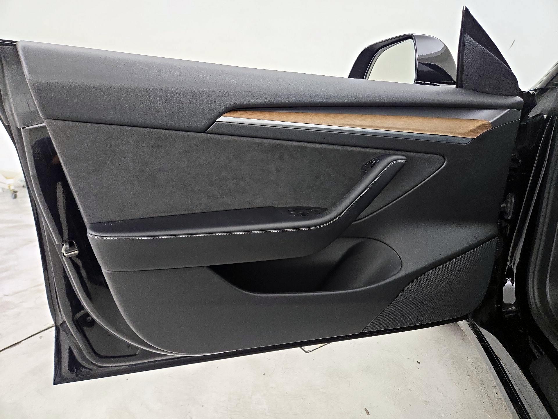 Thumbnail: 2021 Tesla Model 3 - 12