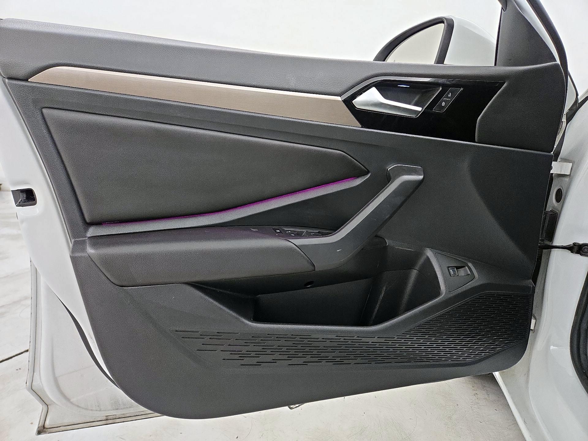 Thumbnail: 2019 Volkswagen Jetta - 12