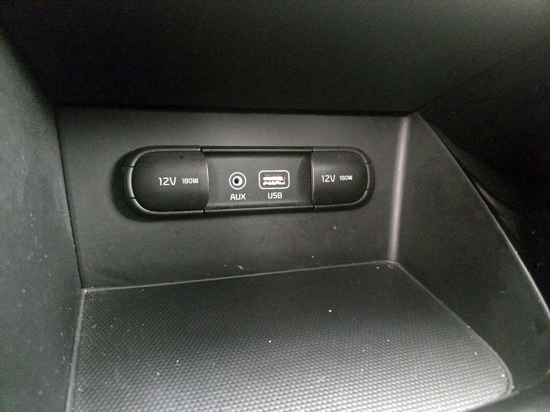 Thumbnail: 2017 Kia Niro - 19