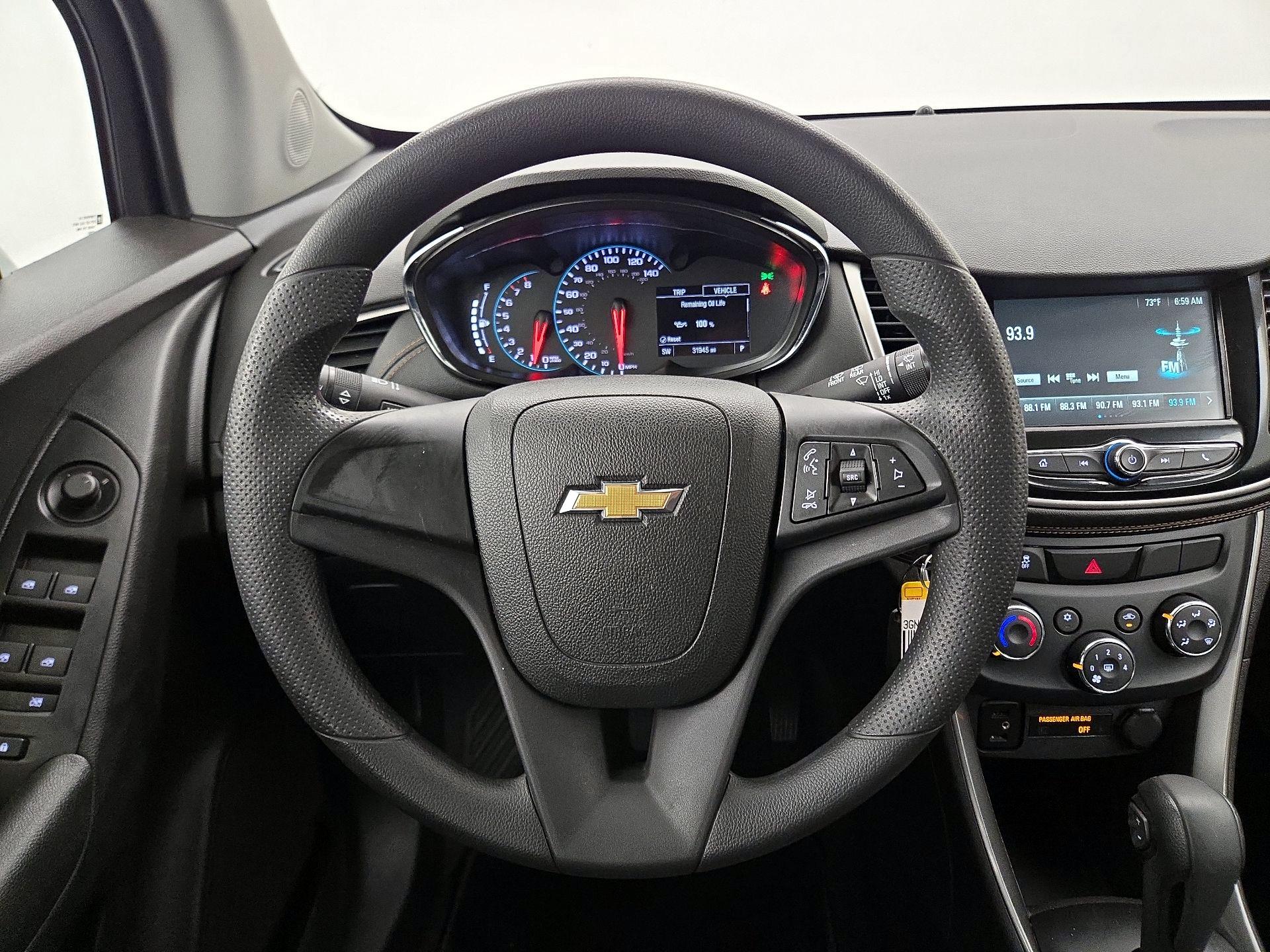 Thumbnail: 2017 Chevrolet Trax - 10