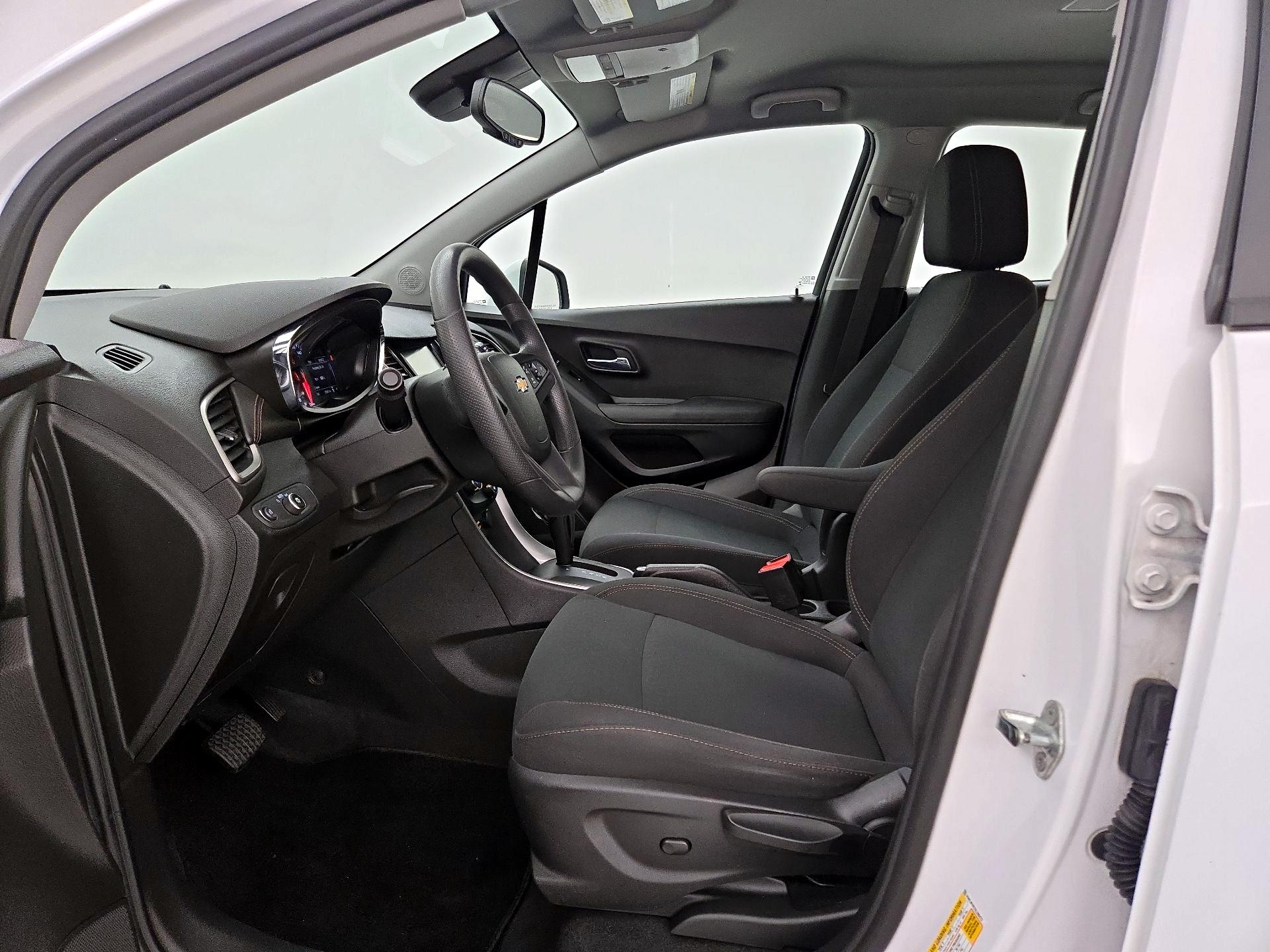 Thumbnail: 2017 Chevrolet Trax - 11