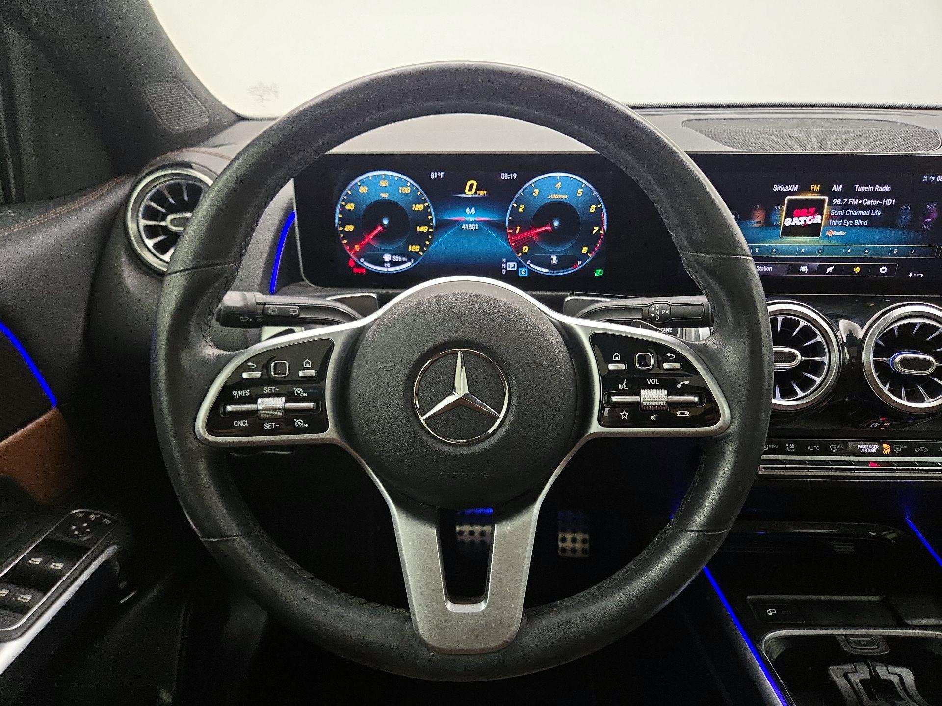 Thumbnail: 2020 Mercedes-Benz GLB - 10