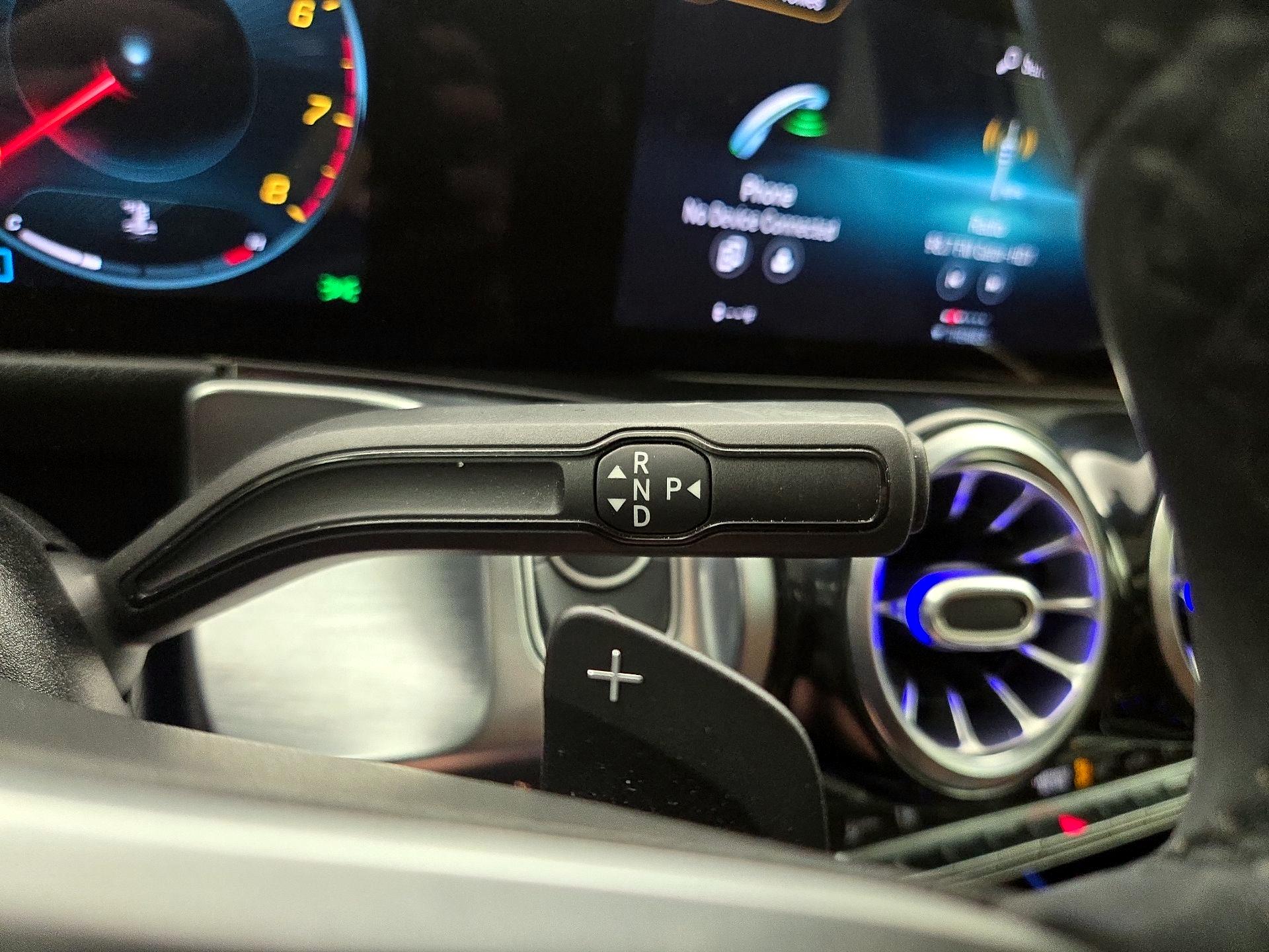 Thumbnail: 2020 Mercedes-Benz GLB - 17