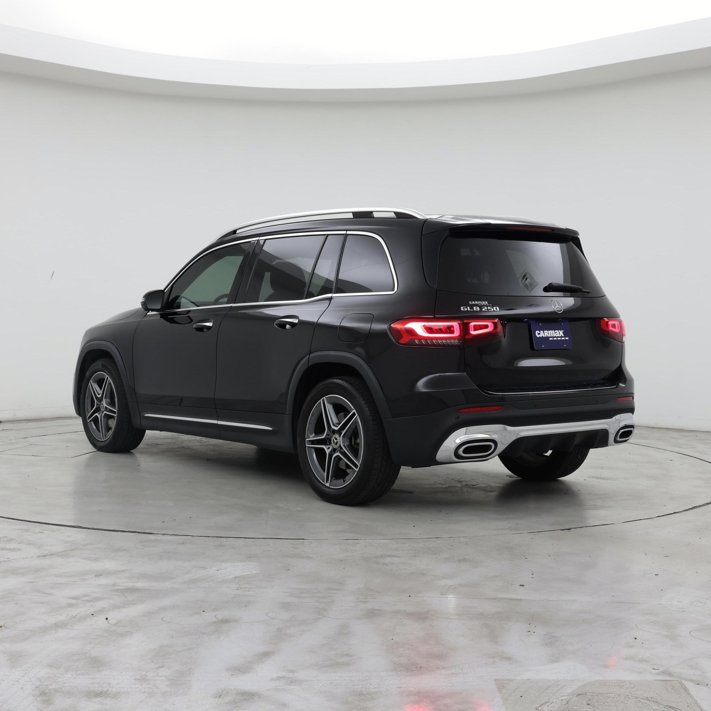 Thumbnail: 2020 Mercedes-Benz GLB - 2