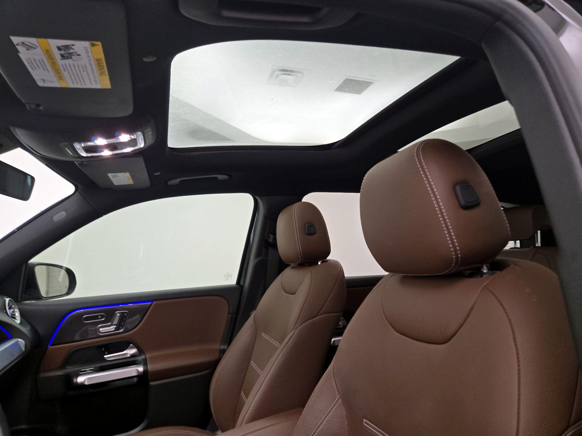 Thumbnail: 2020 Mercedes-Benz GLB - 19