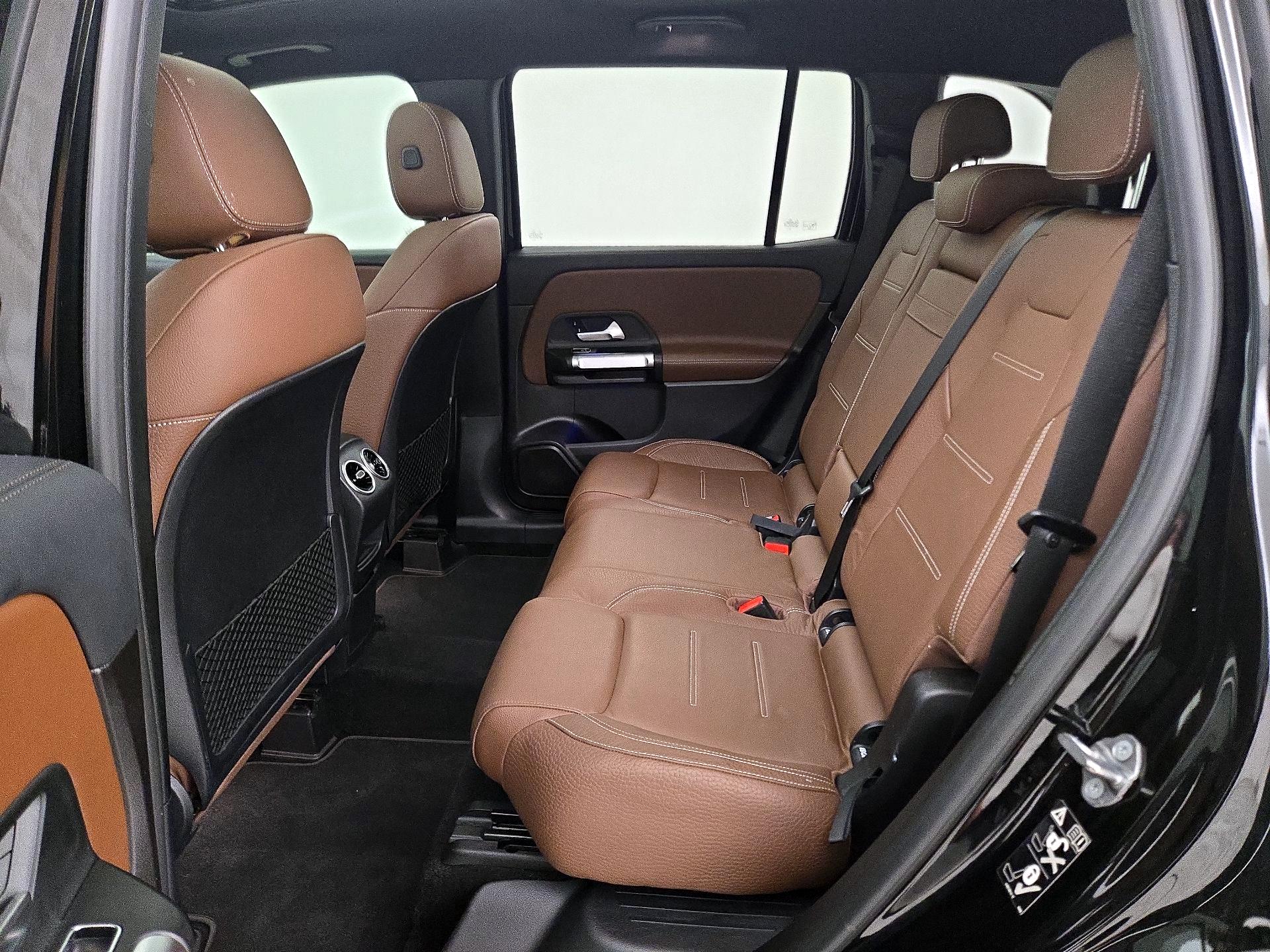 Thumbnail: 2020 Mercedes-Benz GLB - 20