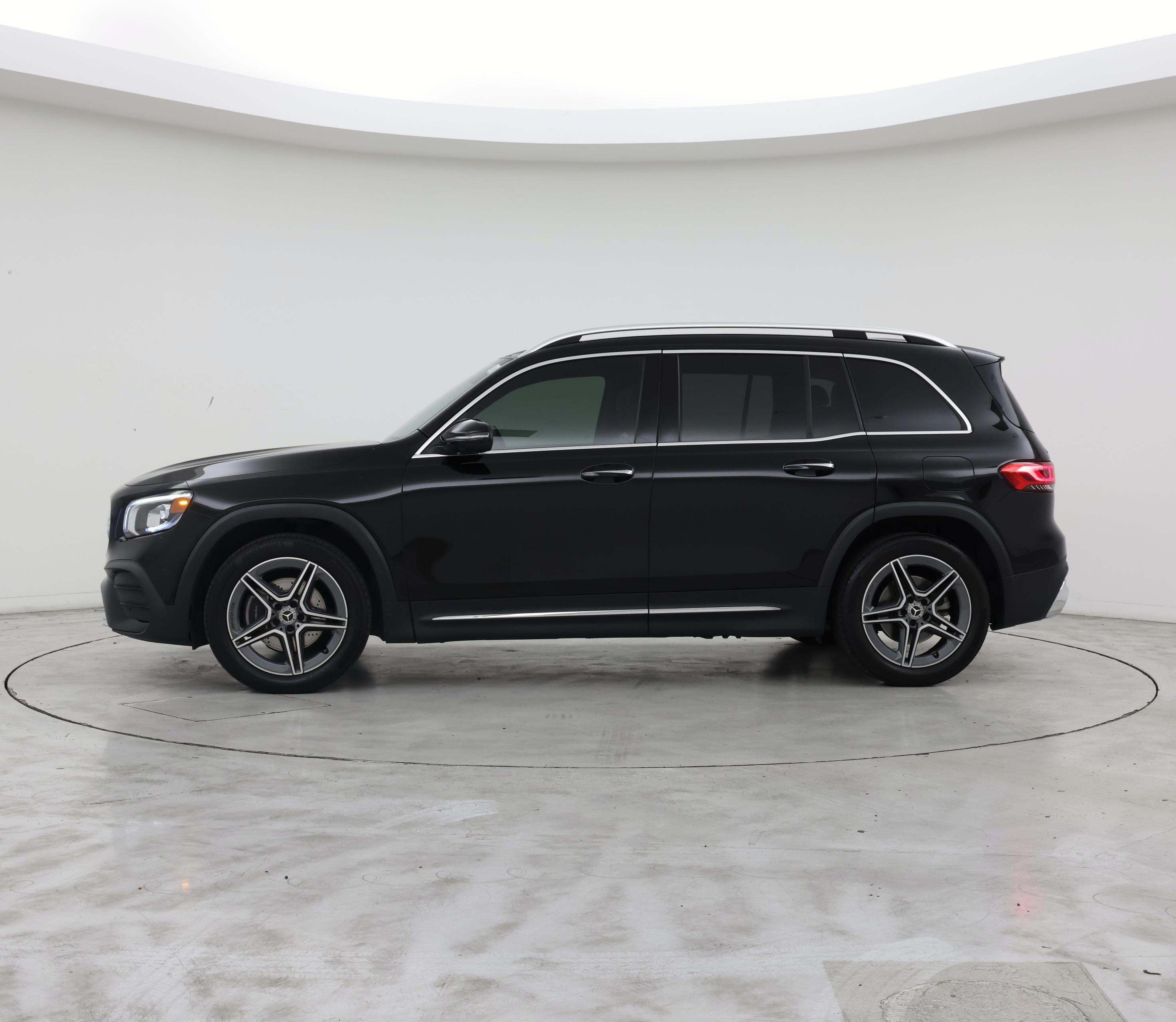 Thumbnail: 2020 Mercedes-Benz GLB - 3