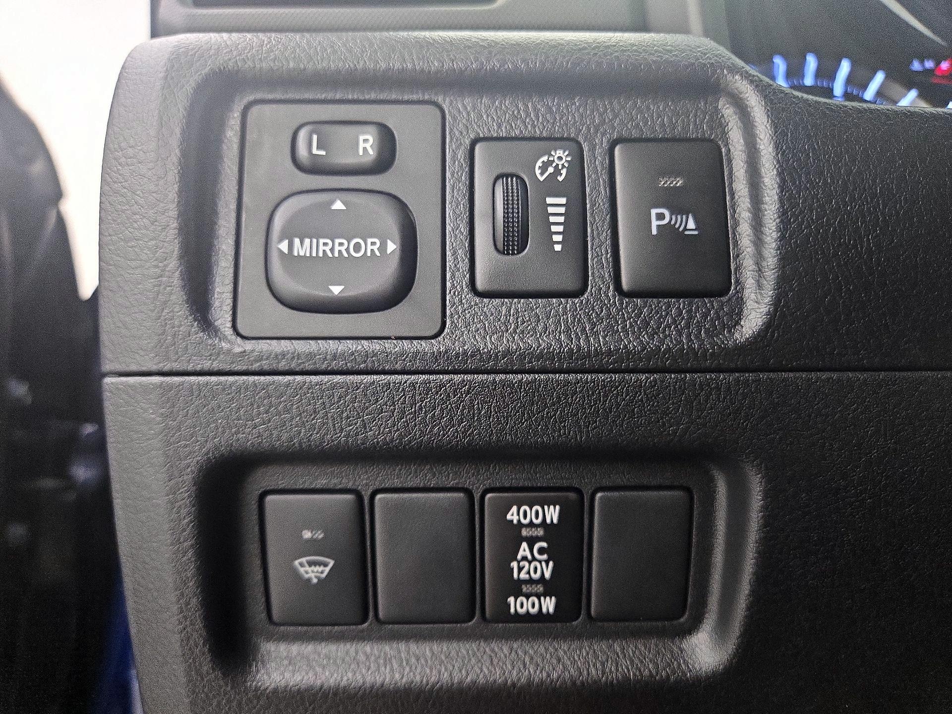 Thumbnail: 2016 Toyota 4Runner - 13