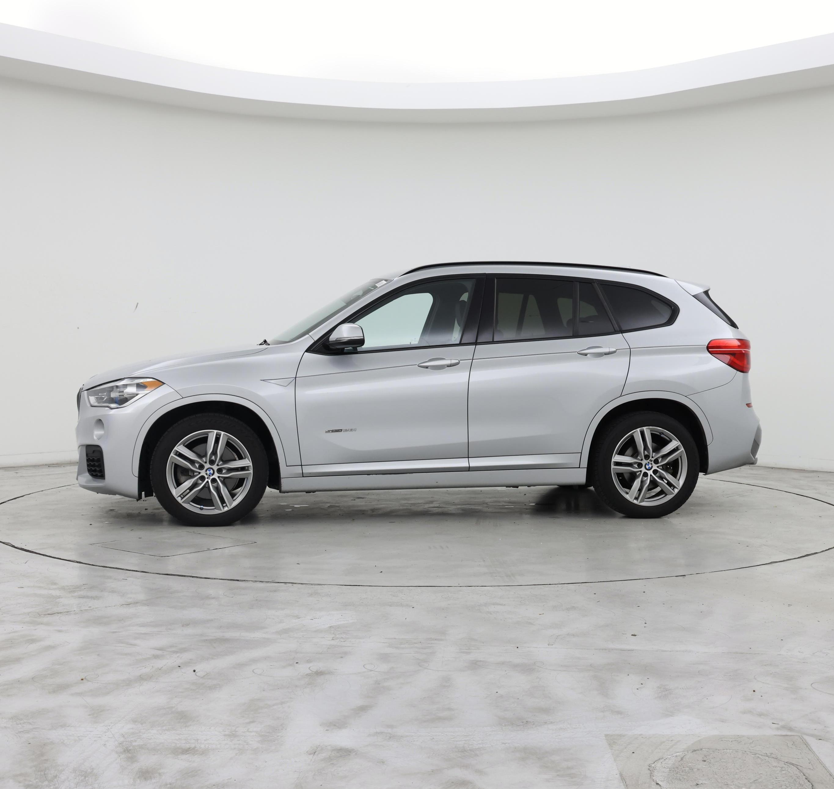 Thumbnail: 2018 BMW X1 - 3