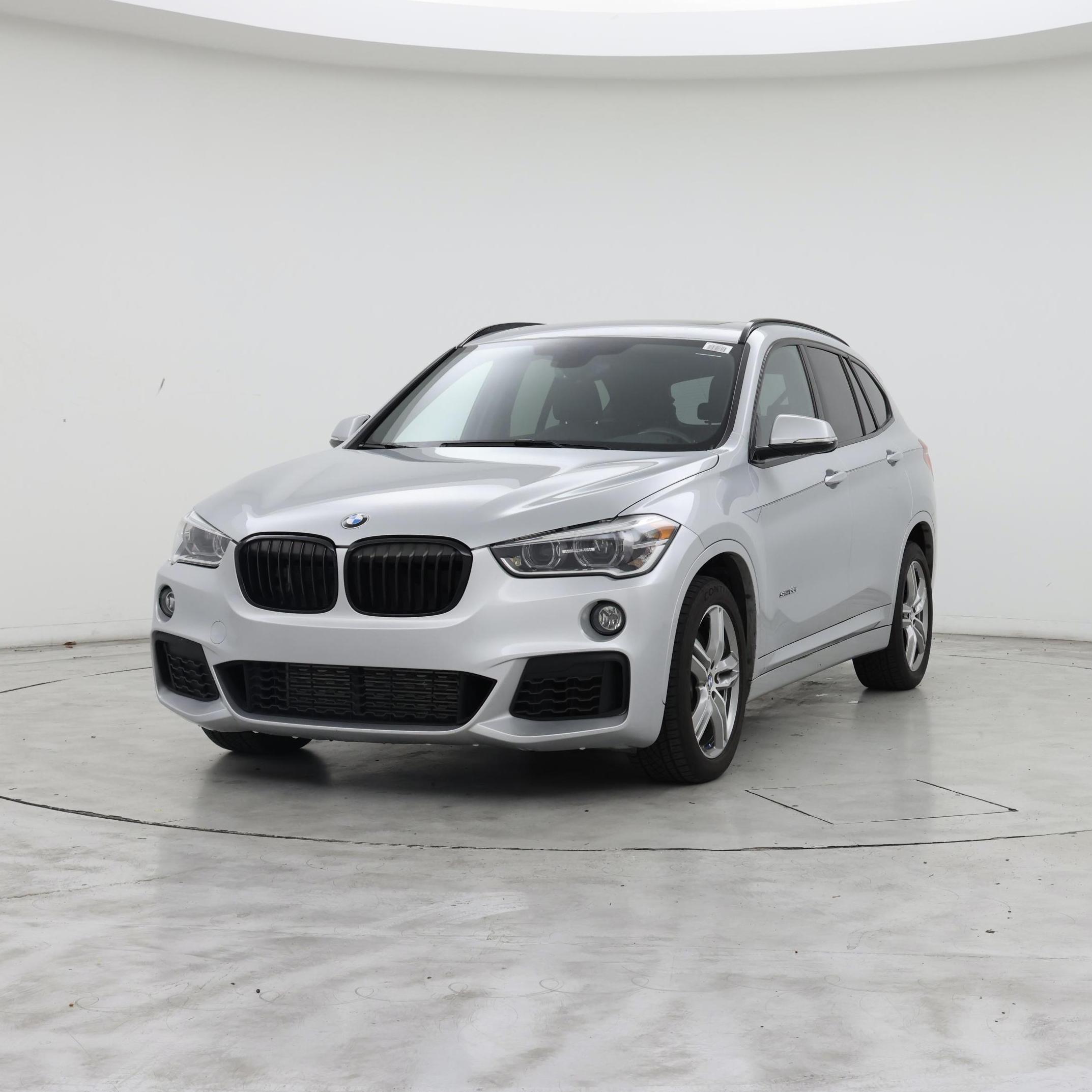 Thumbnail: 2018 BMW X1 - 4