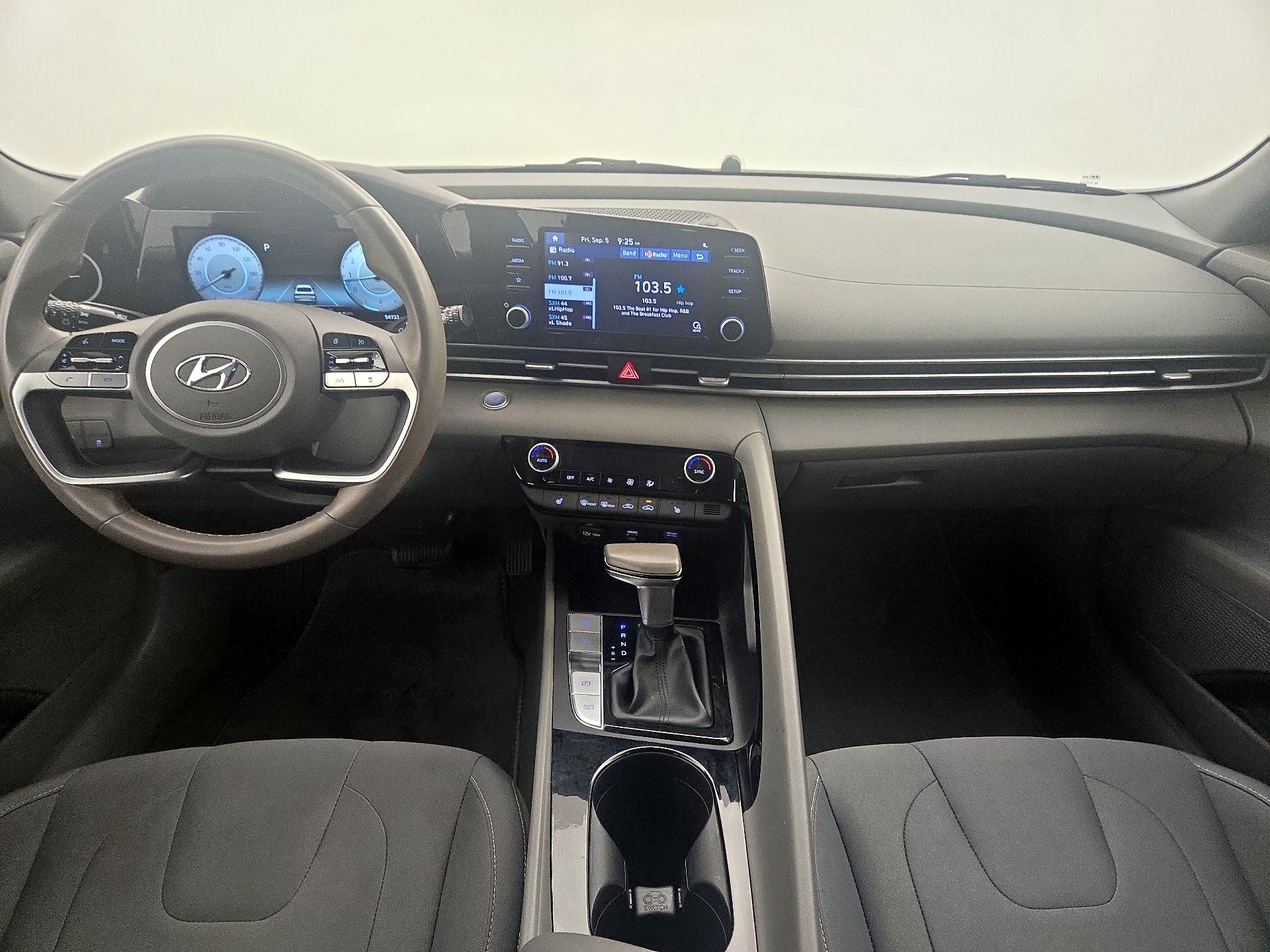 Thumbnail: 2022 Hyundai Elantra - 9