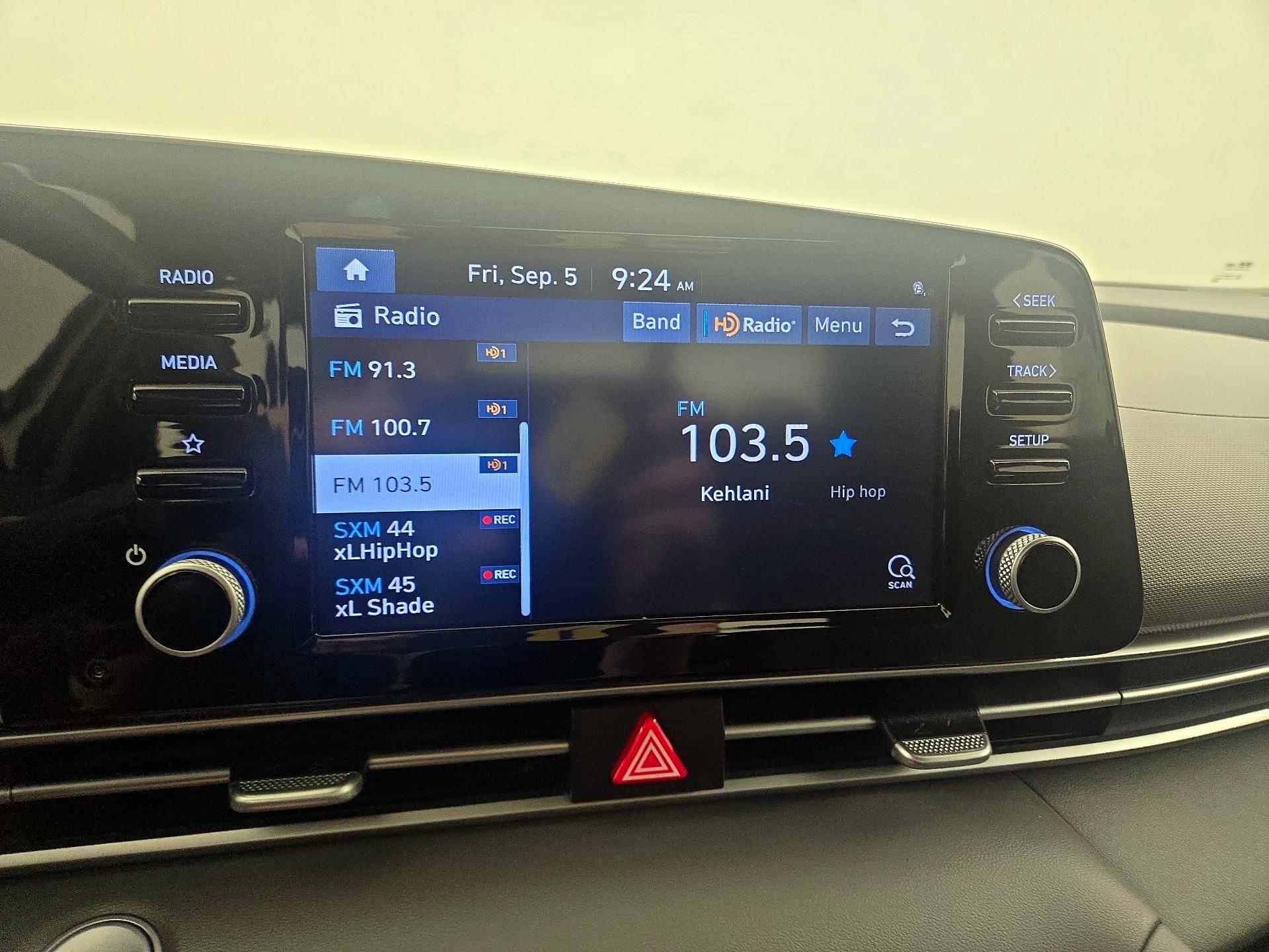 Thumbnail: 2022 Hyundai Elantra - 15