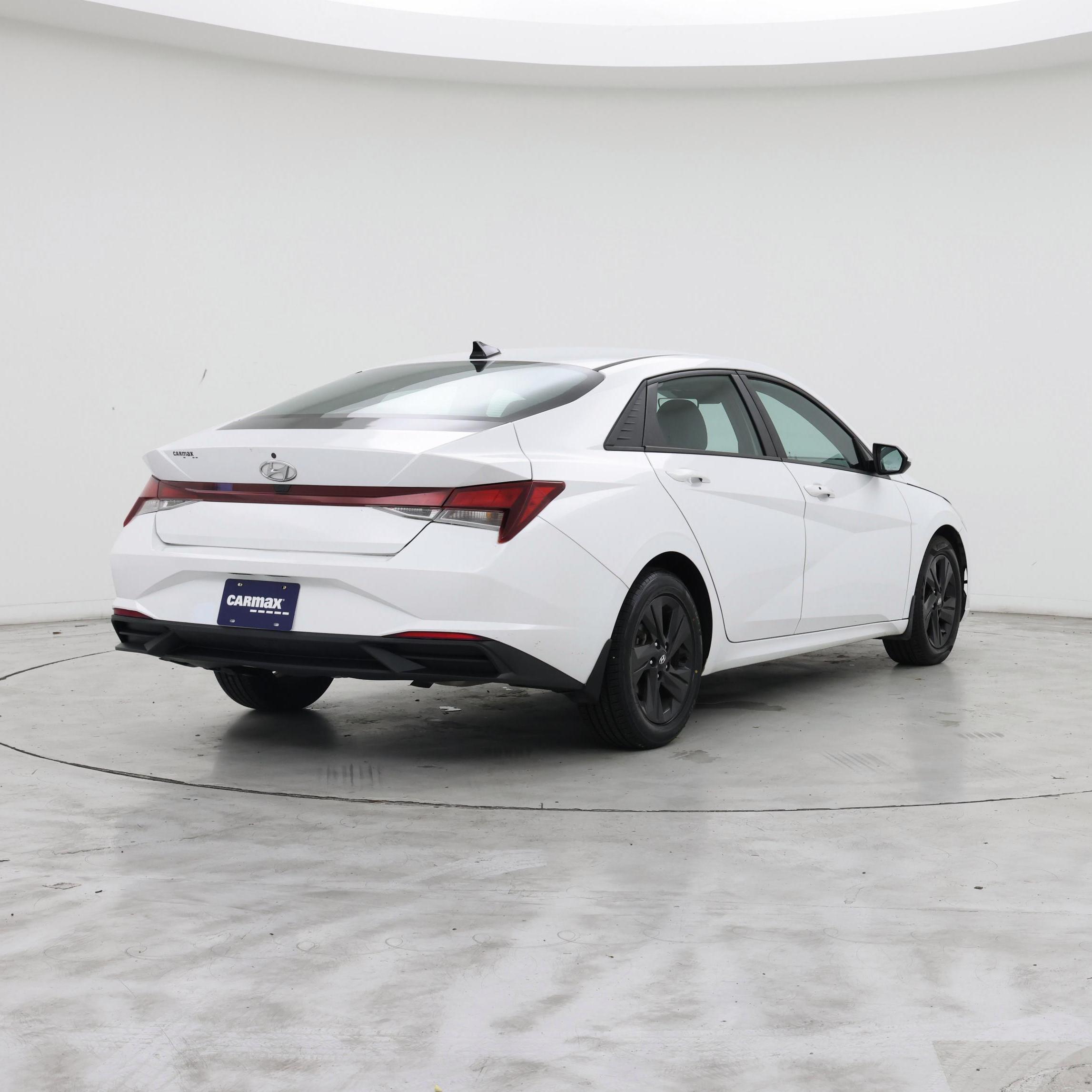 Thumbnail: 2022 Hyundai Elantra - 8