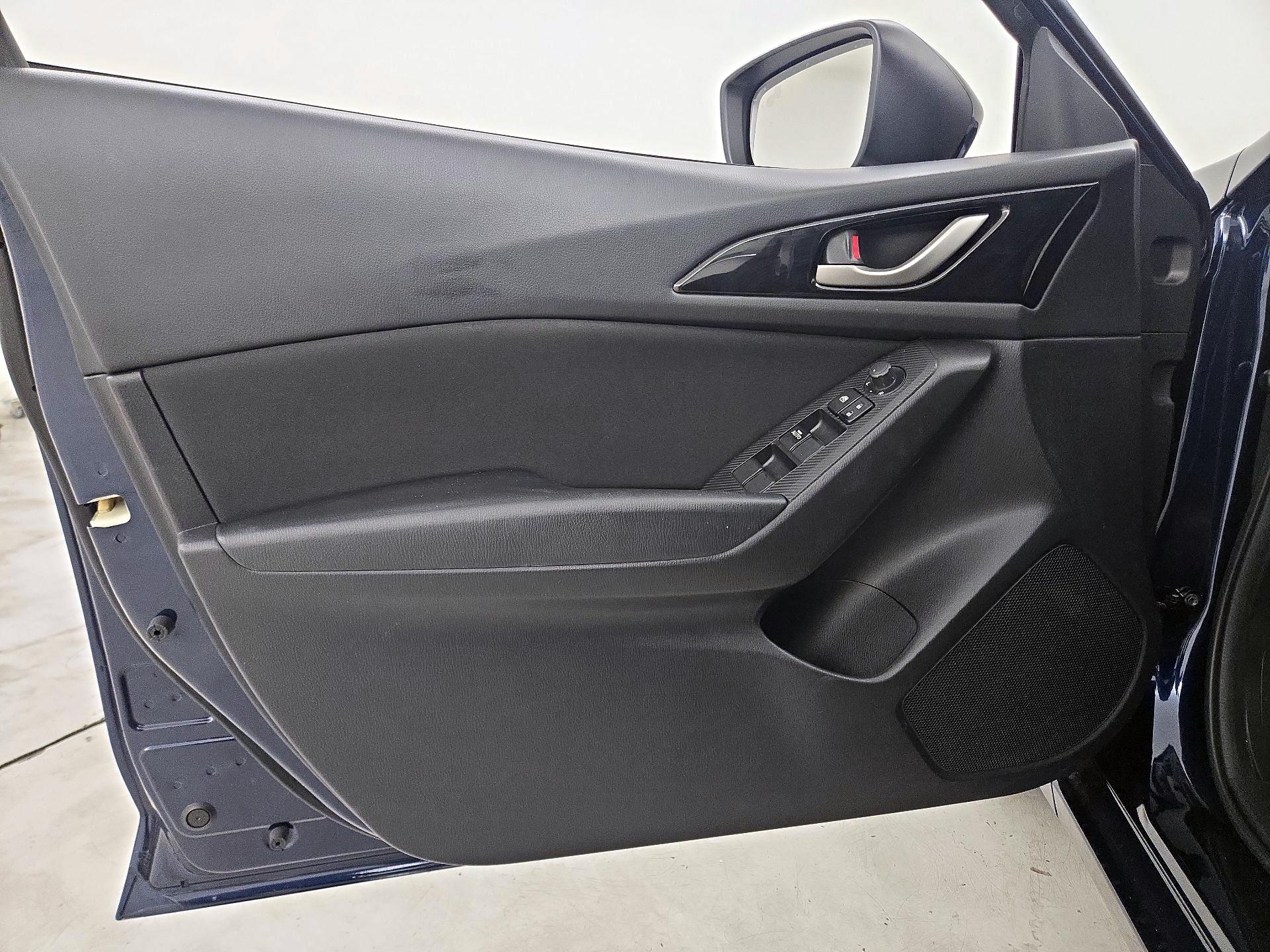 Thumbnail: 2015 Mazda Mazda3 - 12