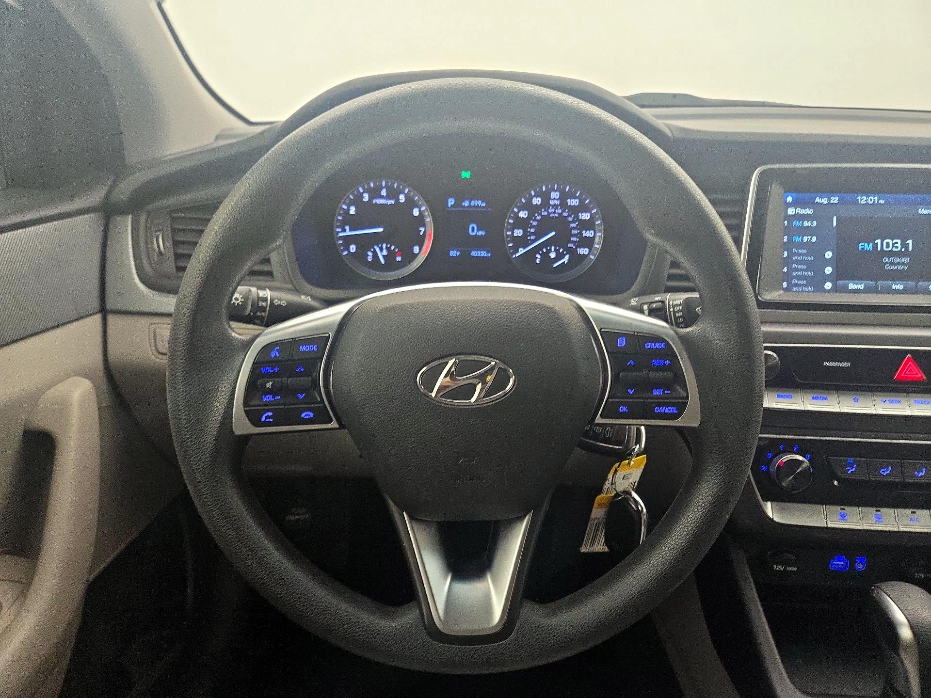 Thumbnail: 2019 Hyundai Sonata - 10