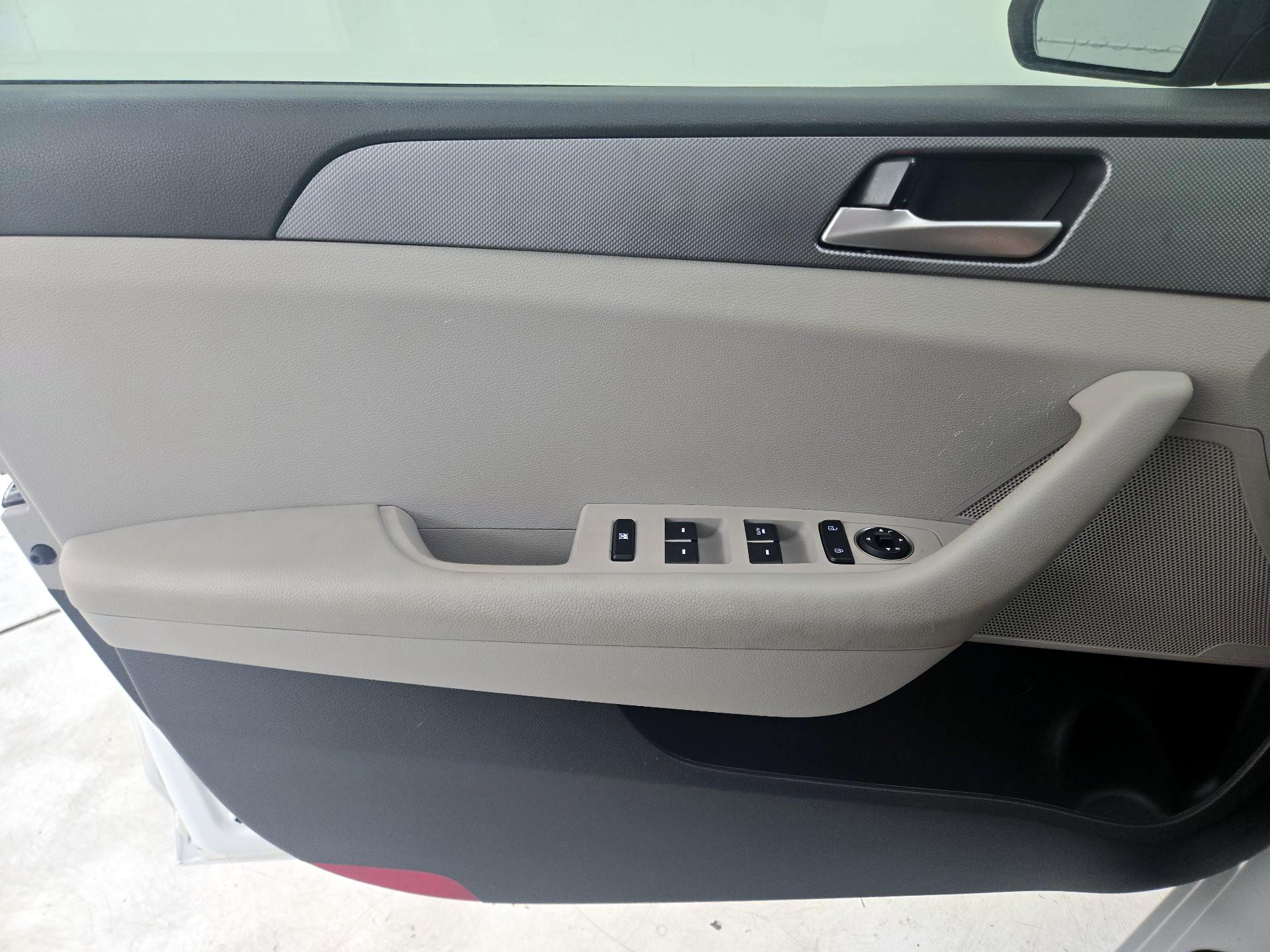Thumbnail: 2019 Hyundai Sonata - 12
