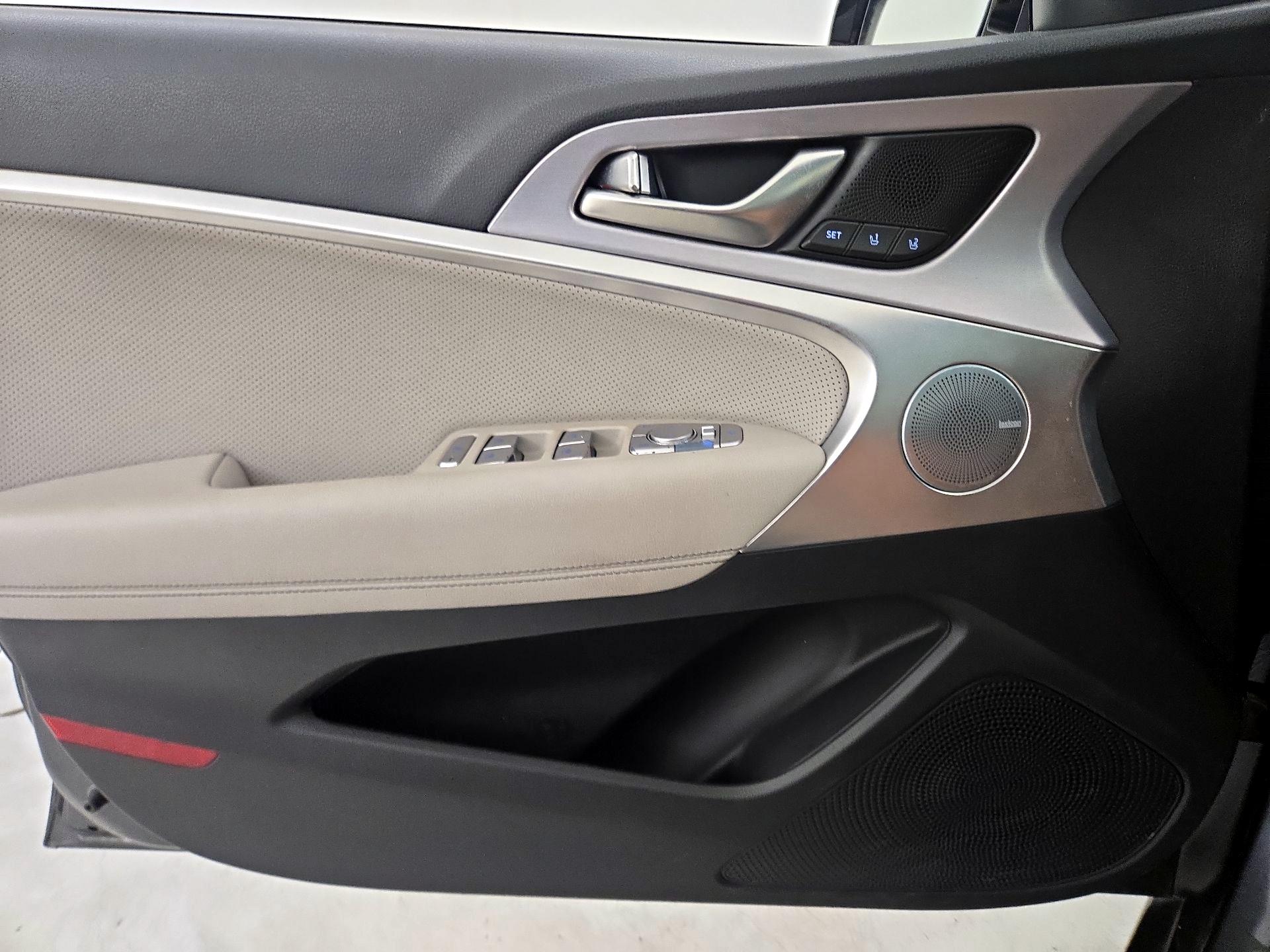 Thumbnail: 2019 Genesis G70 - 12