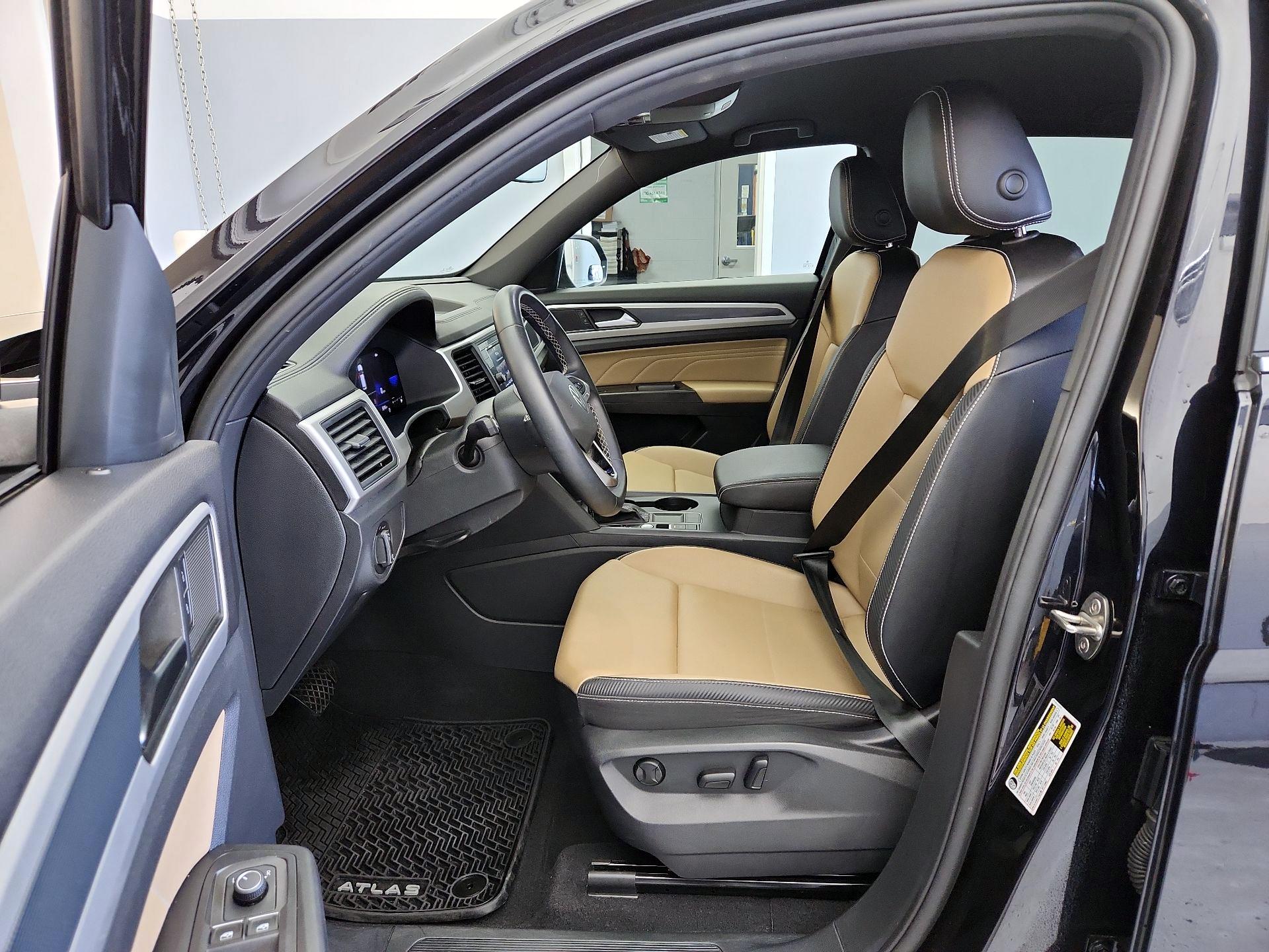 Thumbnail: 2023 Volkswagen Atlas - 11