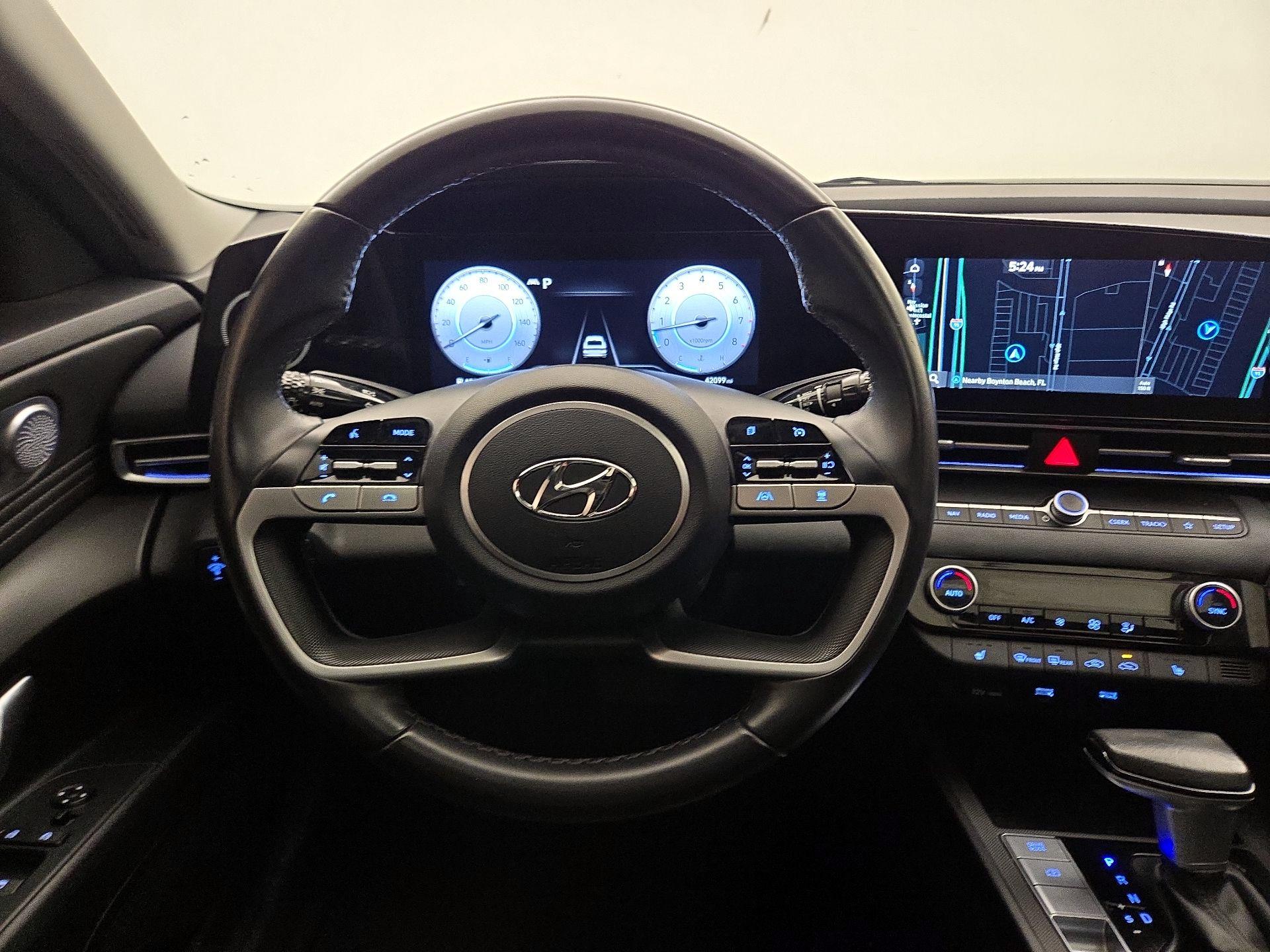 Thumbnail: 2022 Hyundai Elantra - 10