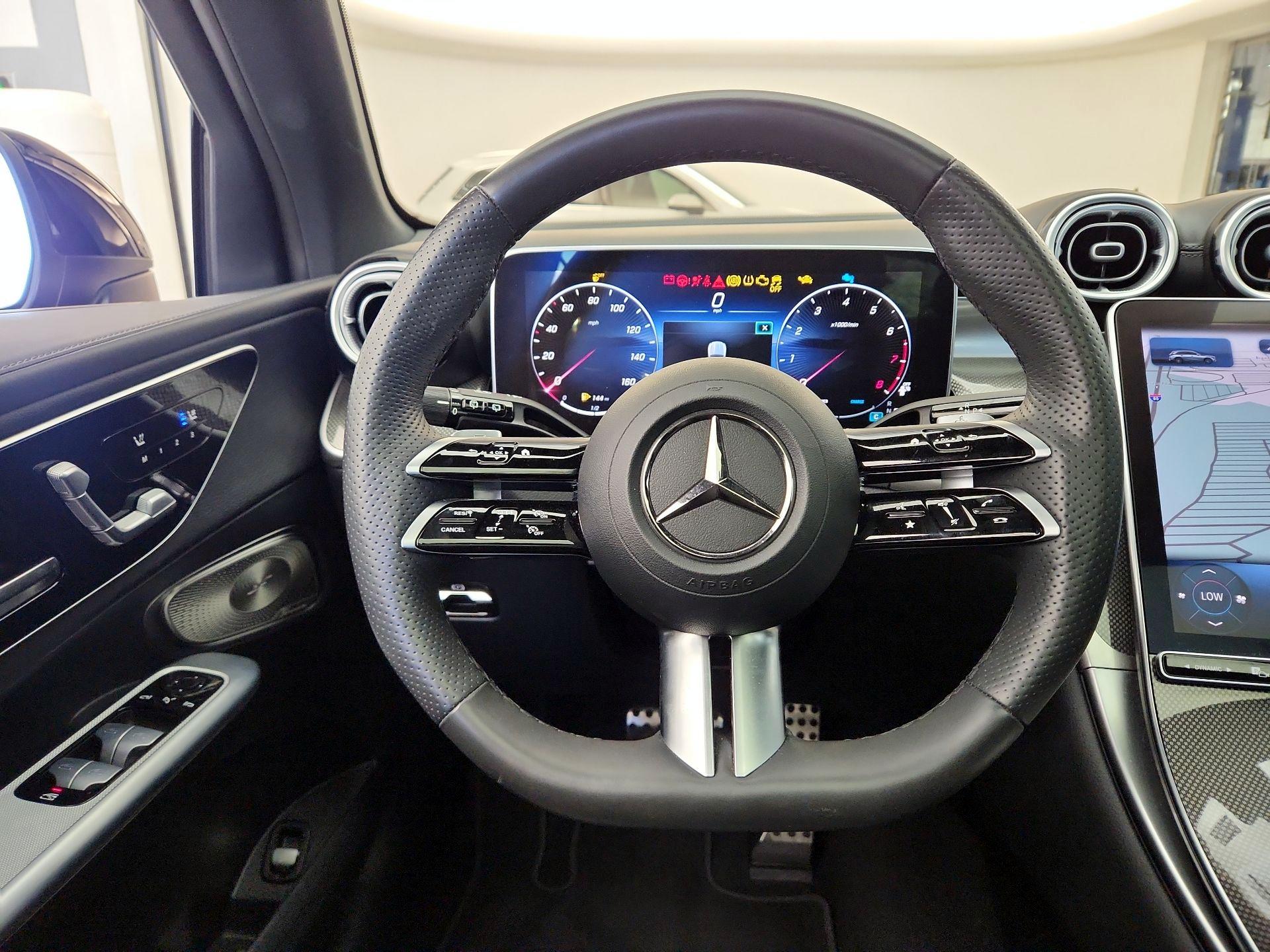Thumbnail: 2023 Mercedes-Benz GLC - 10