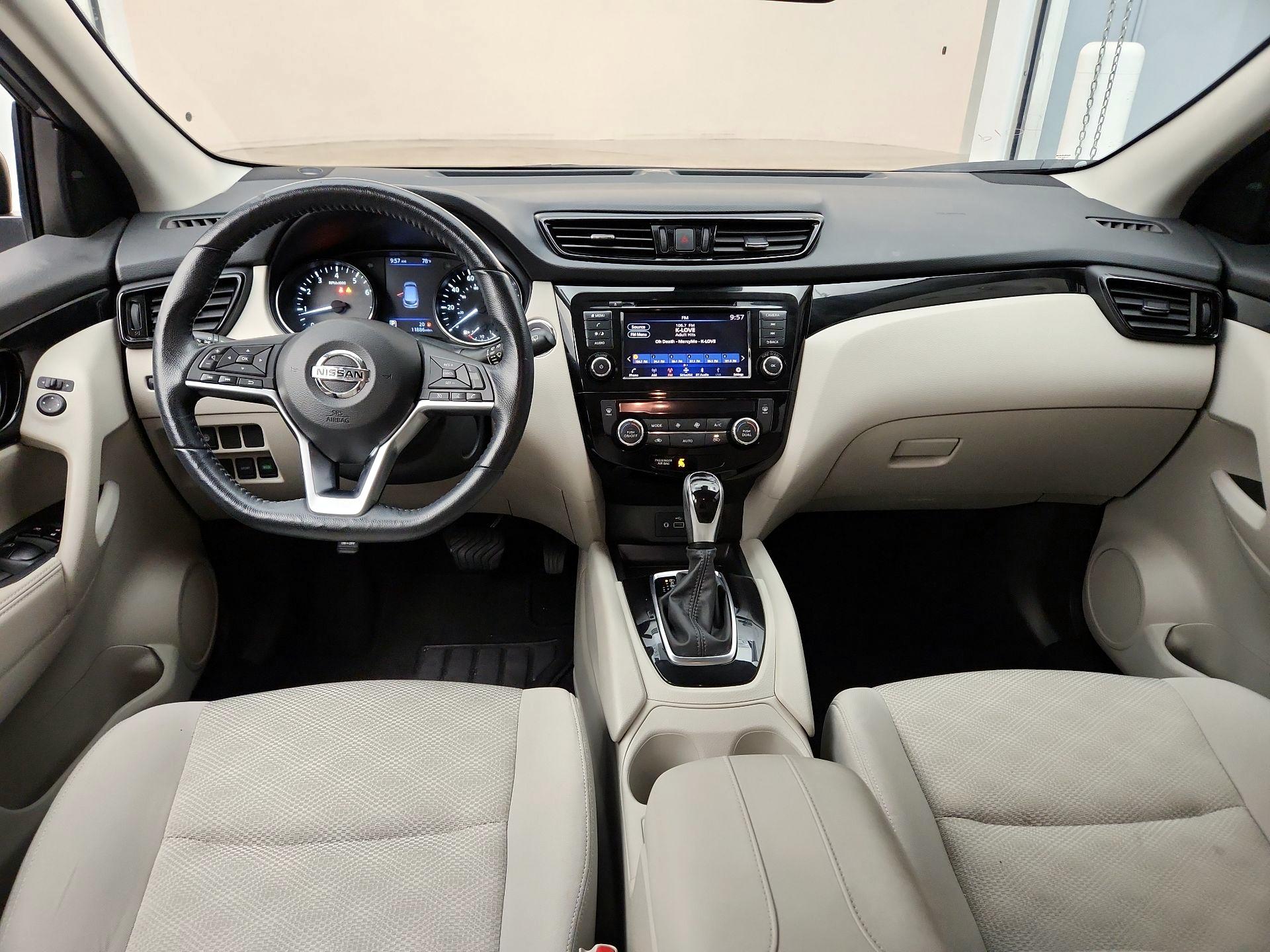 Thumbnail: 2021 Nissan Rogue Sport - 9