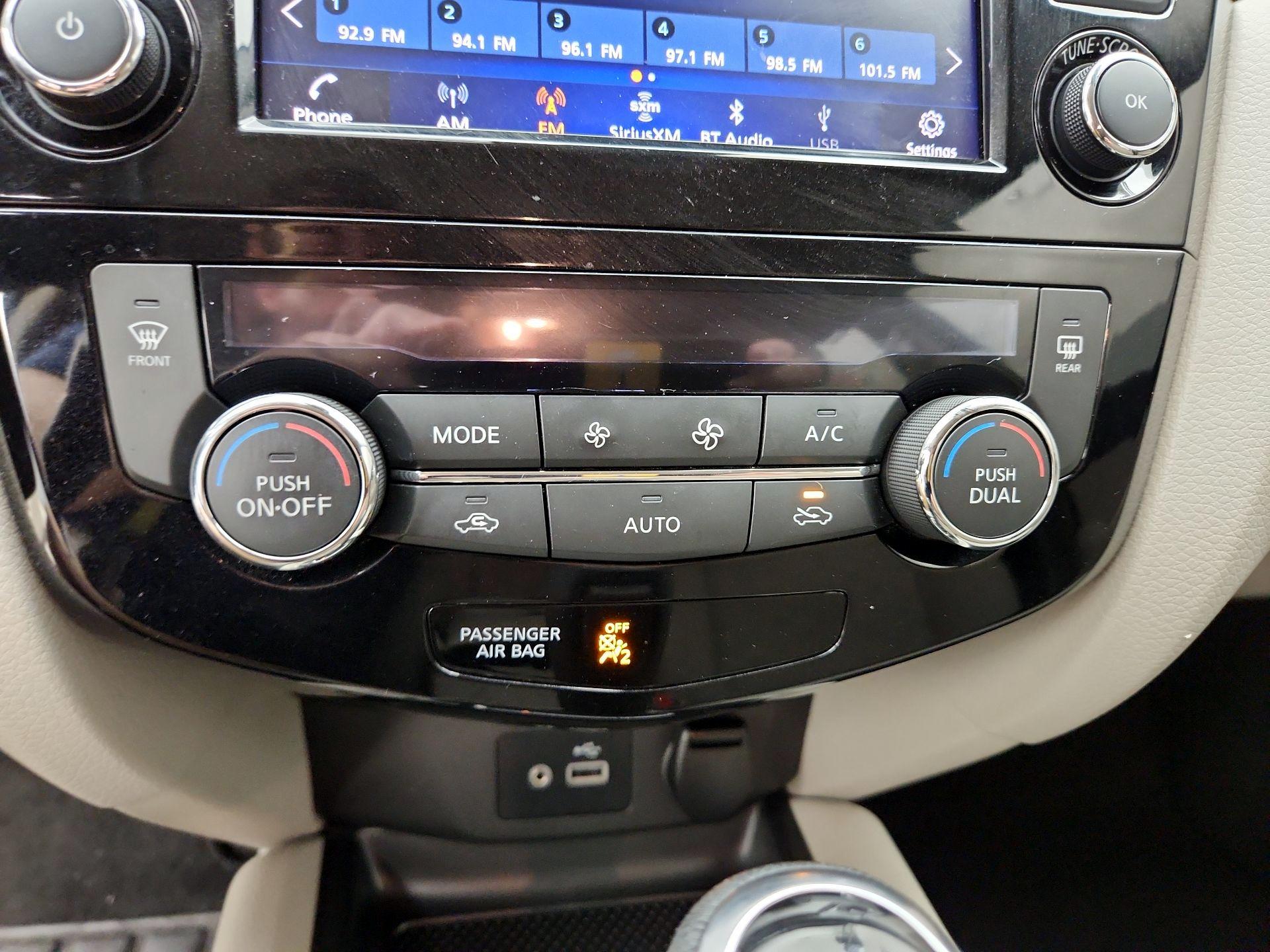 Thumbnail: 2021 Nissan Rogue Sport - 16