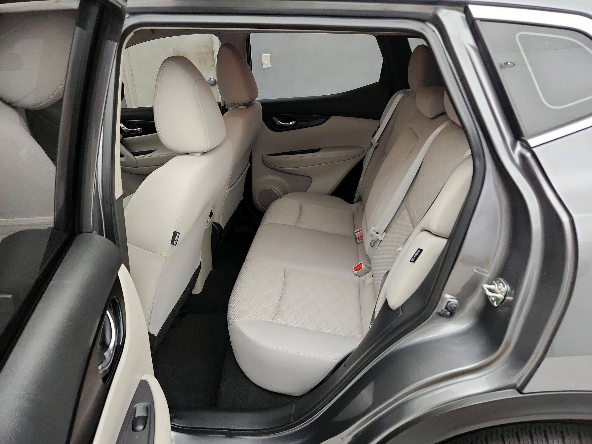 Thumbnail: 2021 Nissan Rogue Sport - 19