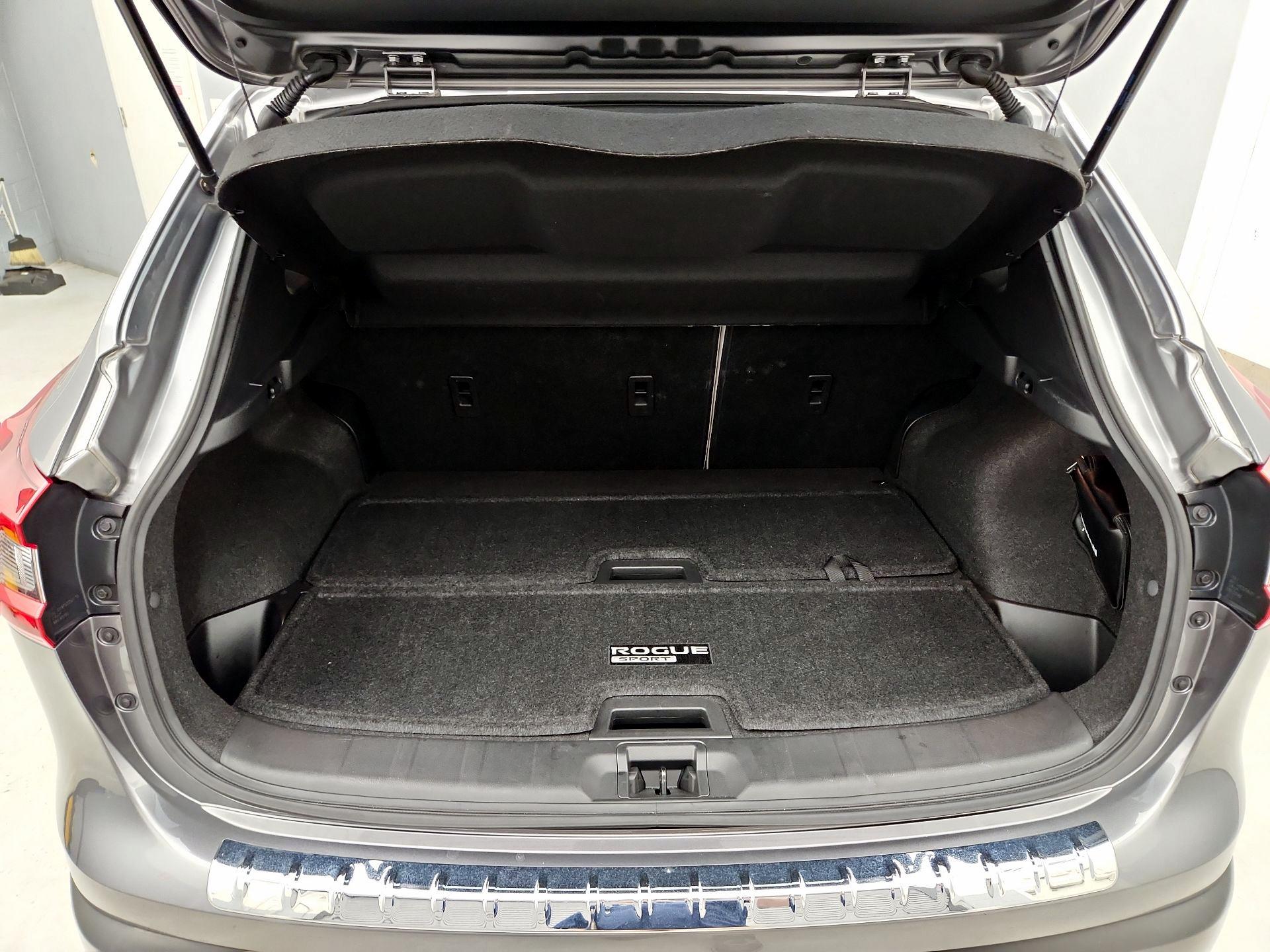 Thumbnail: 2021 Nissan Rogue Sport - 20