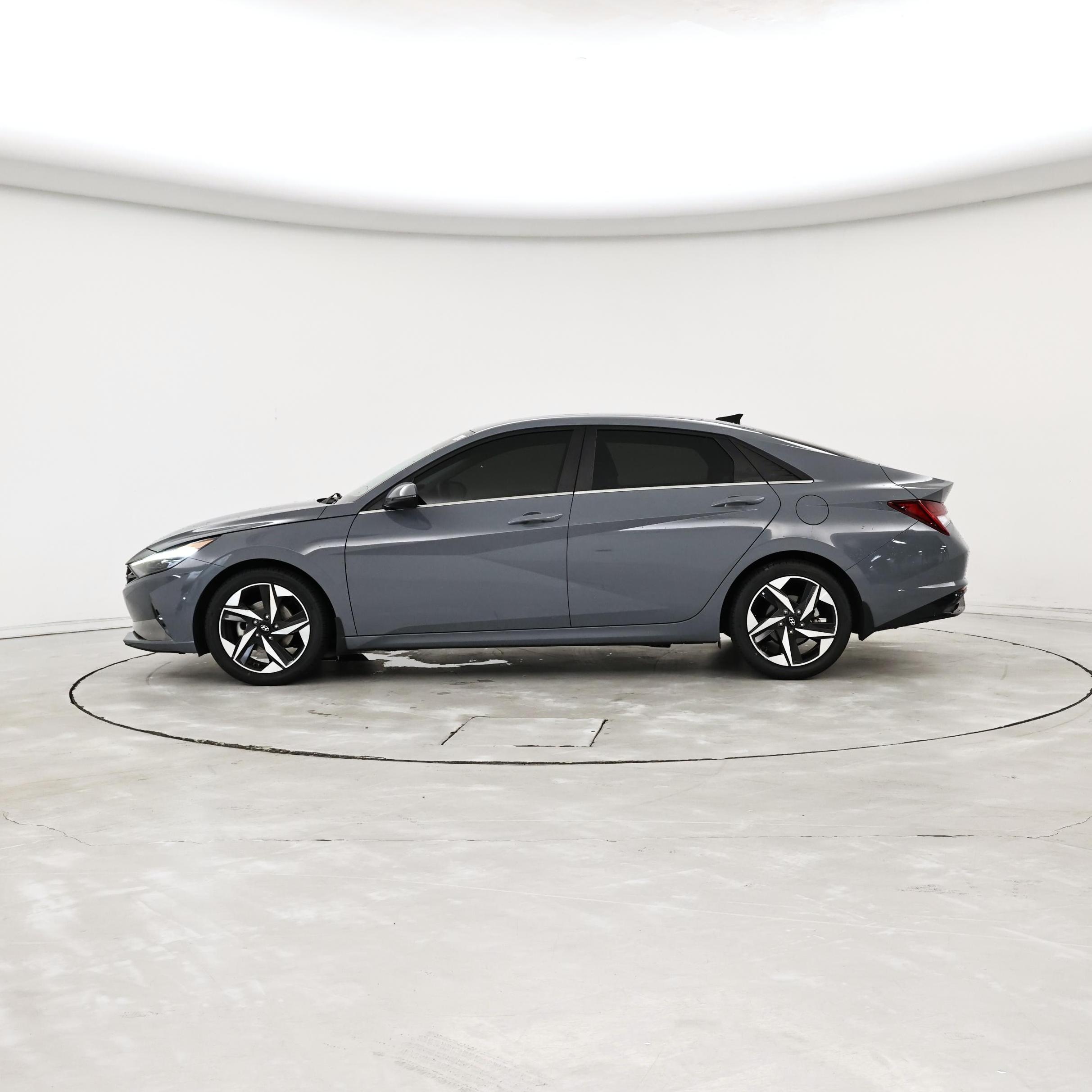 Thumbnail: 2022 Hyundai Elantra - 3