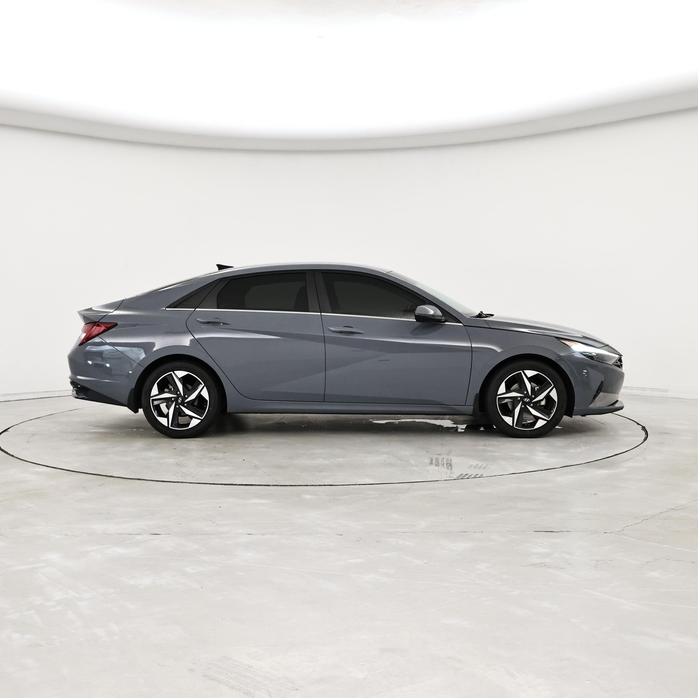 Thumbnail: 2022 Hyundai Elantra - 7