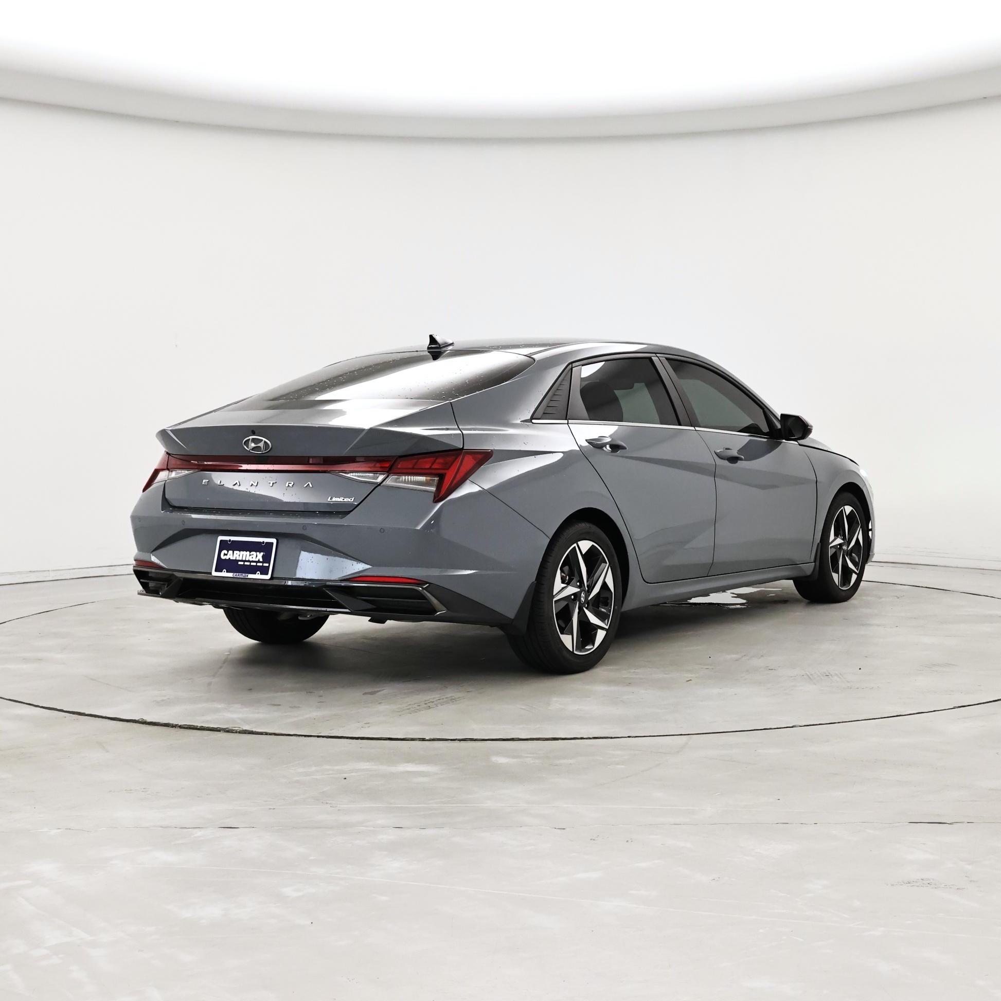 Thumbnail: 2022 Hyundai Elantra - 8