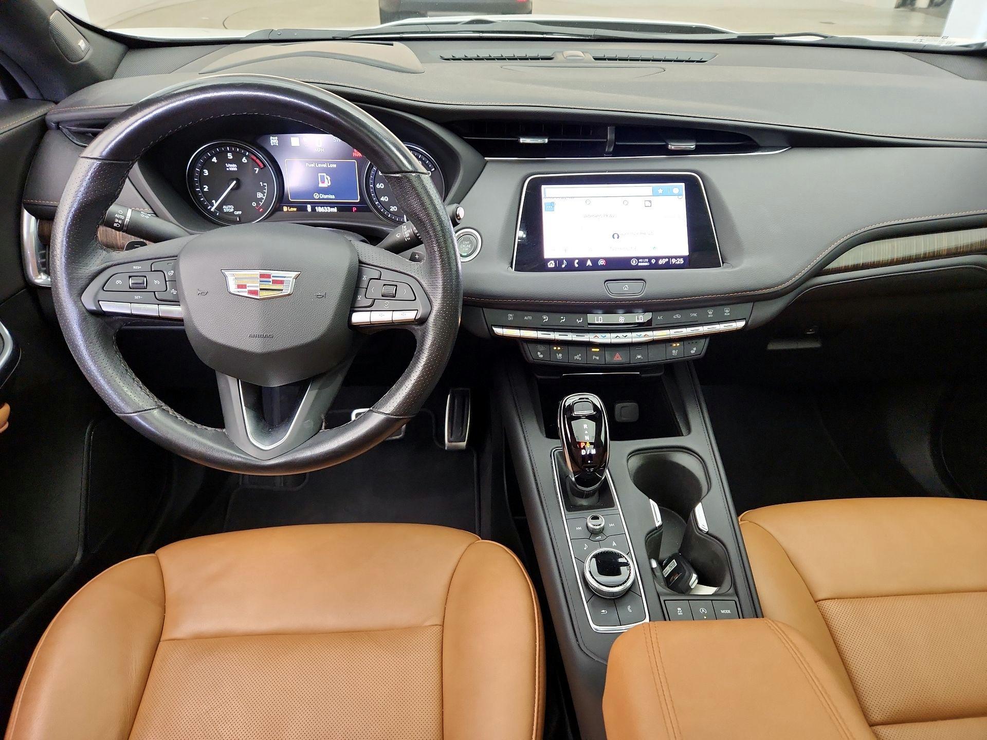 Thumbnail: 2022 Cadillac XT4 - 9